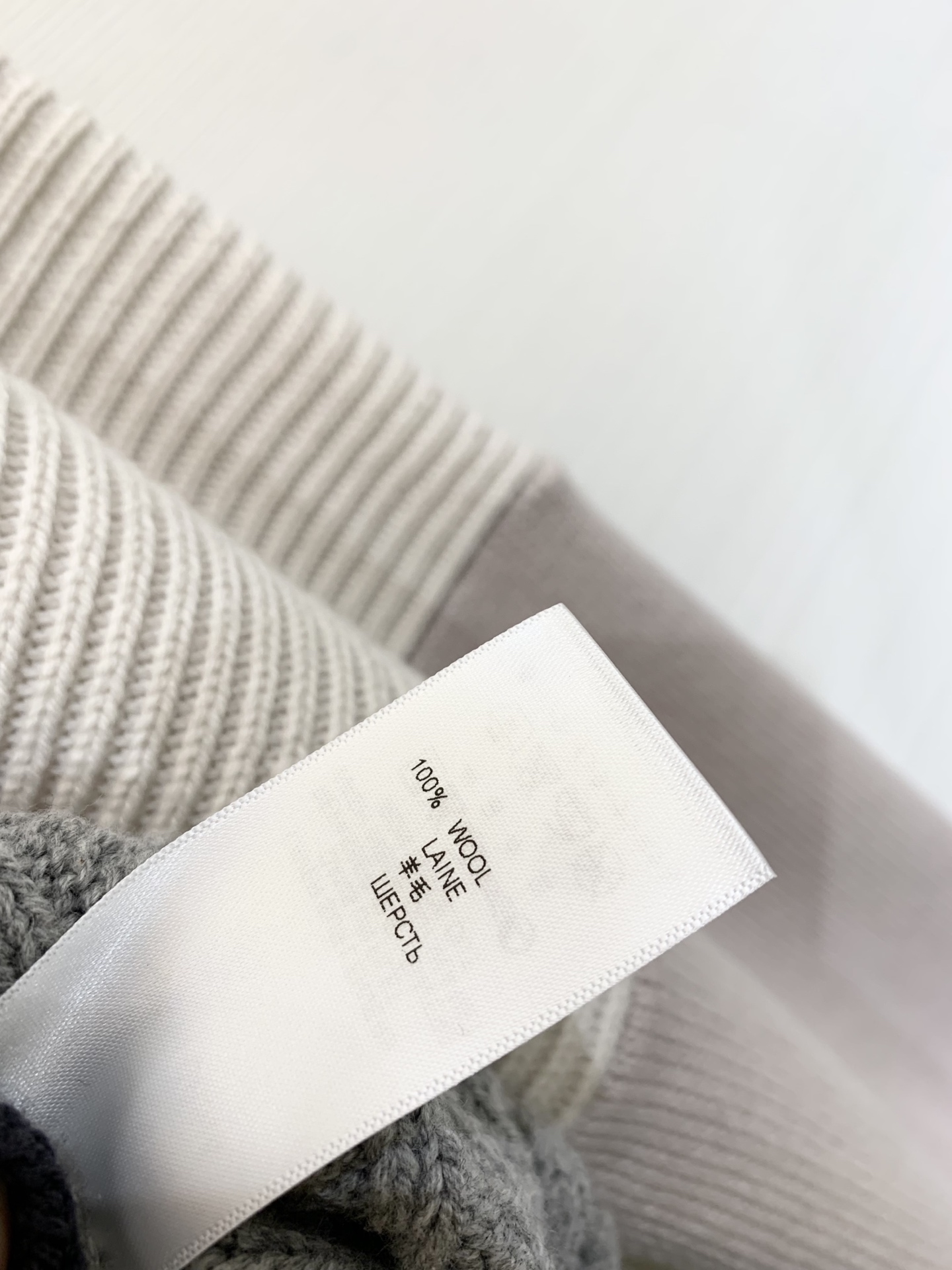 Sacai 25早秋新款 正反🉑穿拼接撞色针织羊毛长袖 多片撞色剪裁 超重工设计 时髦感超强 宽松大版型