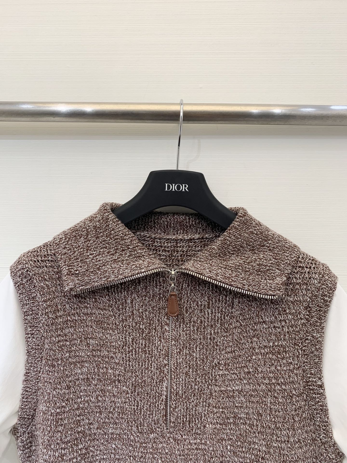 Marni 25早秋新款 假两件半拉毛织短袖 羊毛混纺面料 半拉。olo领设计 假两件短袖叠搭穿法 下摆