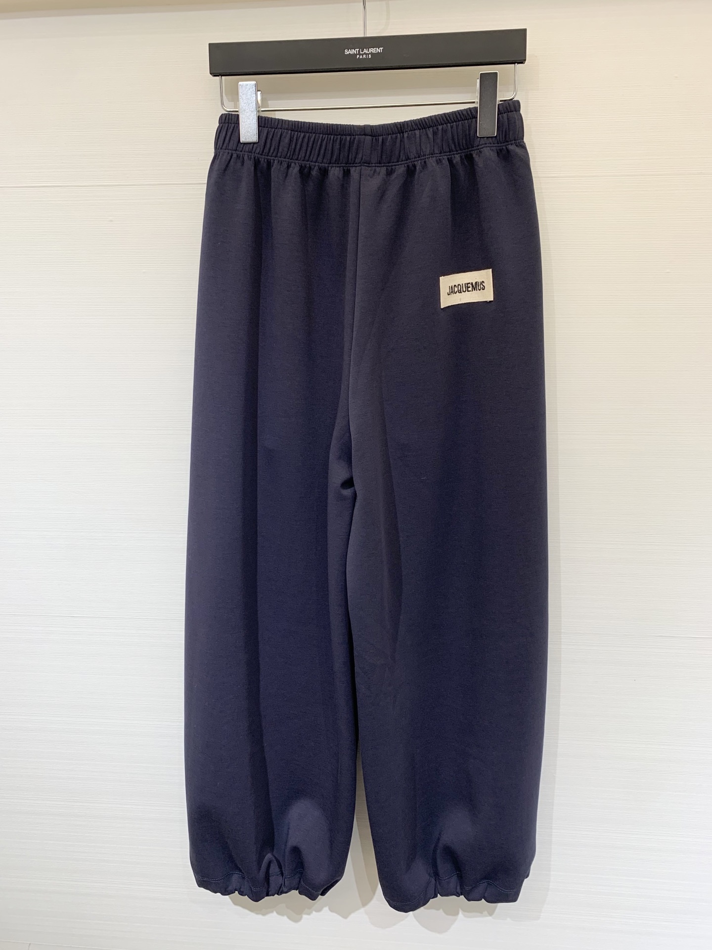 Jacquemus 25早秋新款 休闲卫衣长裤套装 立领半拉卫衣➕宽松休闲长裤 面料手感超级好 软软的质