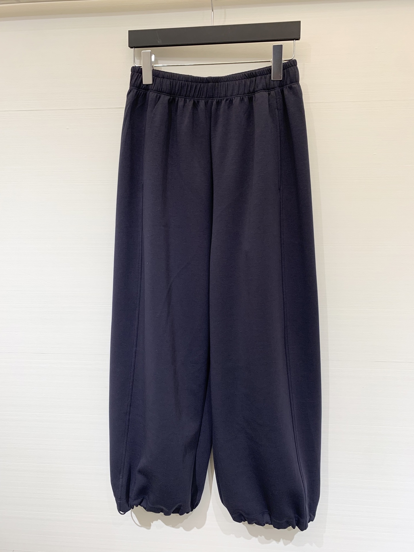 Jacquemus 25早秋新款 休闲卫衣长裤套装 立领半拉卫衣➕宽松休闲长裤 面料手感超级好 软软的质