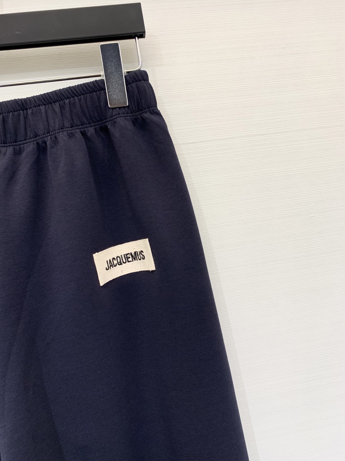 Jacquemus 25早秋新款 休闲卫衣长裤套装 立领半拉卫衣➕宽松休闲长裤 面料手感超级好 软软的质