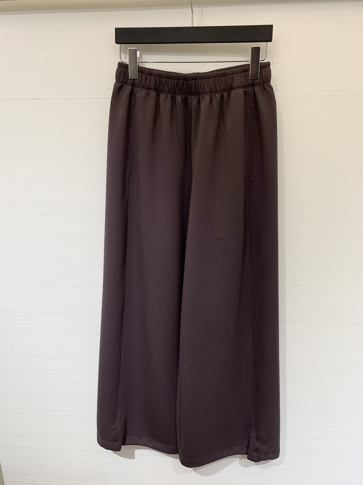 Jacquemus 25早秋新款 休闲卫衣长裤套装 立领半拉卫衣➕宽松休闲长裤 面料手感超级好 软软的质