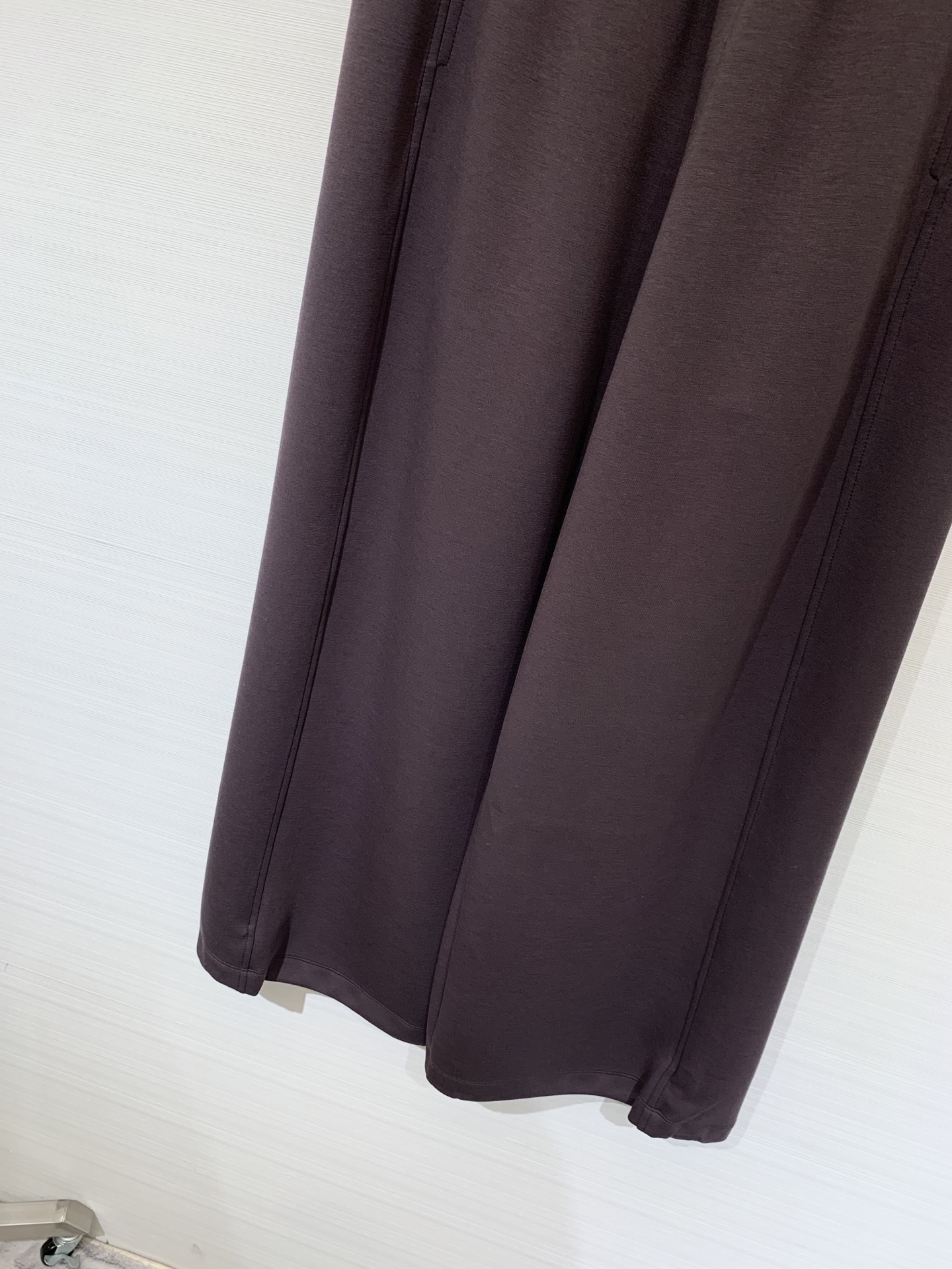 Jacquemus 25早秋新款 休闲卫衣长裤套装 立领半拉卫衣➕宽松休闲长裤 面料手感超级好 软软的质