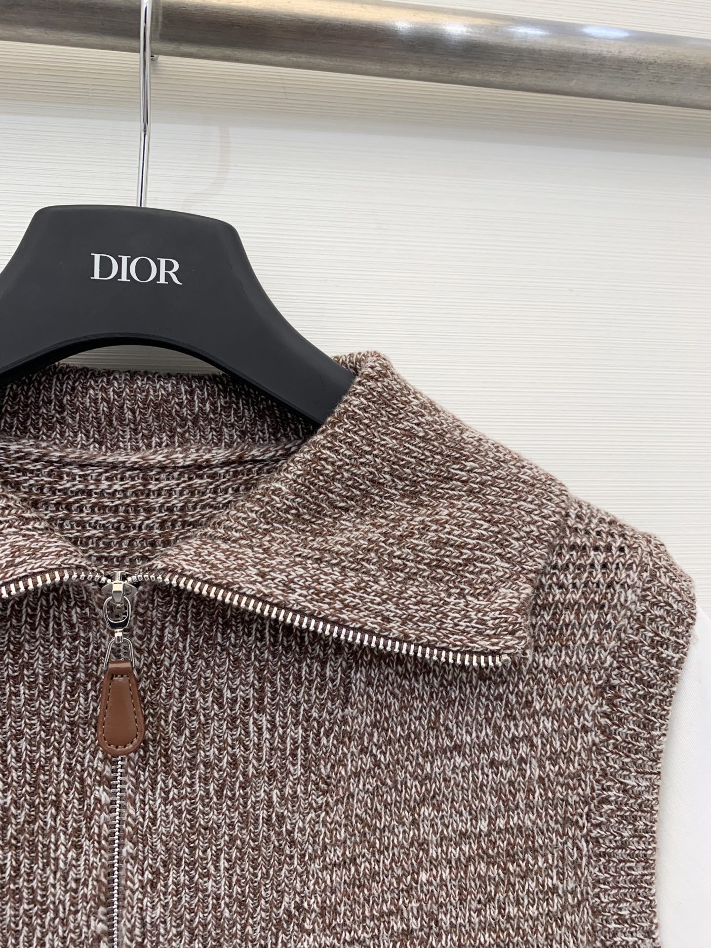 Marni 25早秋新款 假两件半拉毛织短袖 羊毛混纺面料 半拉。olo领设计 假两件短袖叠搭穿法 下摆