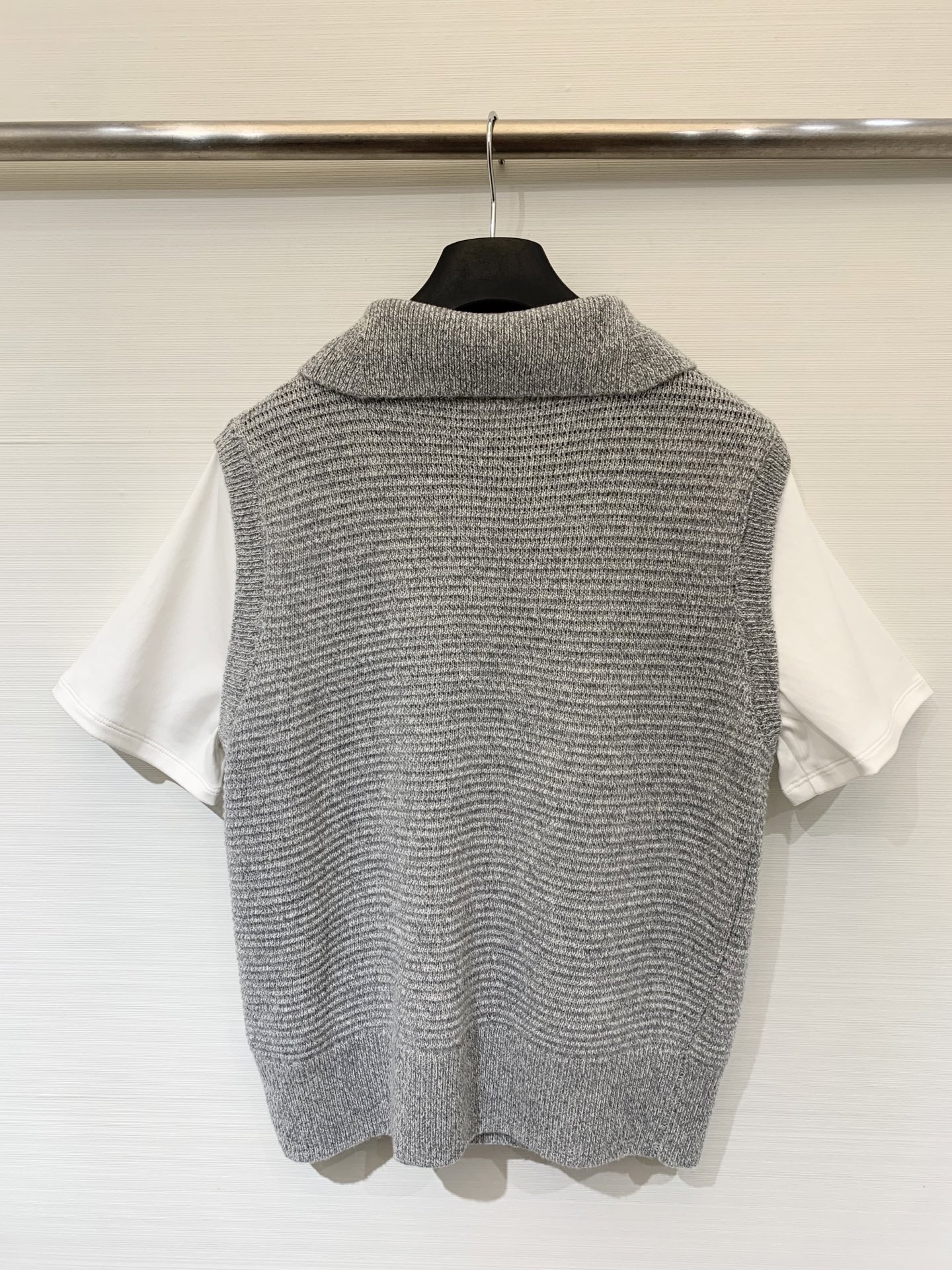 Marni 25早秋新款 假两件半拉毛织短袖 羊毛混纺面料 半拉。olo领设计 假两件短袖叠搭穿法 下摆