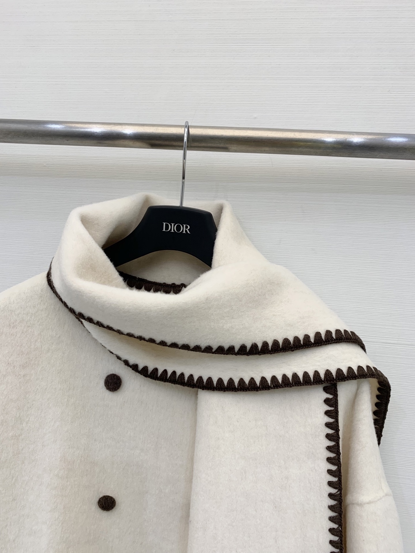 Toteme 25秋冬新款 围巾🧣大衣 超级断货王 贝壳🐚毛织边处理打破了常规大衣的乏味无趣 简约高级的