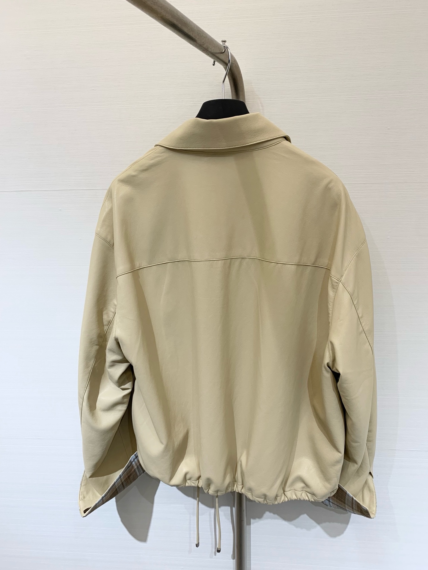 IsabelMarant 25秋季新款🆕 复古翻领收腰皮夹克/外套 内里复古格纹工艺简直是叠穿神器 外层