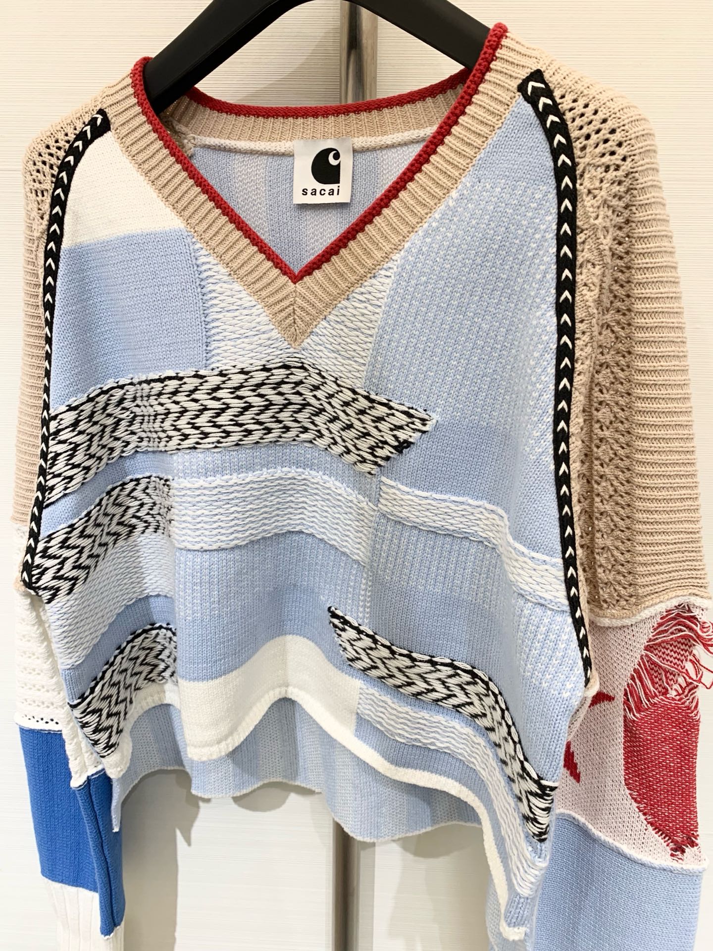 Sacai 25早秋新款 拼接撞色V领针织衫 前长后短设计 多位拼接设计 一件需要超级废料 不同材质与色