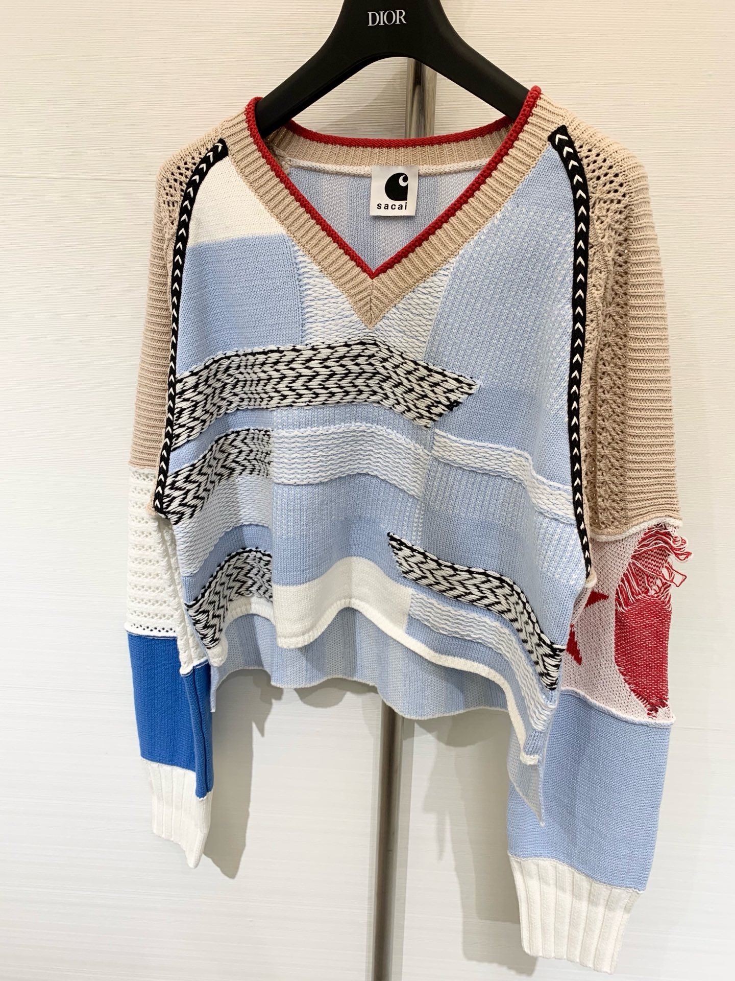 Sacai 25早秋新款 拼接撞色V领针织衫 前长后短设计 多位拼接设计 一件需要超级废料 不同材质与色