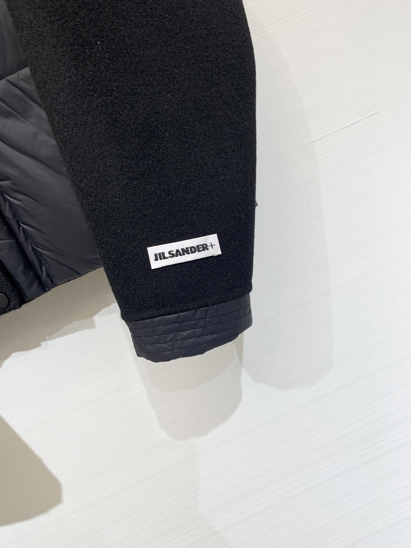 JILSANDER 25秋冬新款 氛围感日系质感穿搭🖤羽绒拼接羊毛呢外套 让原本厚重的双面呢外套一下子有
