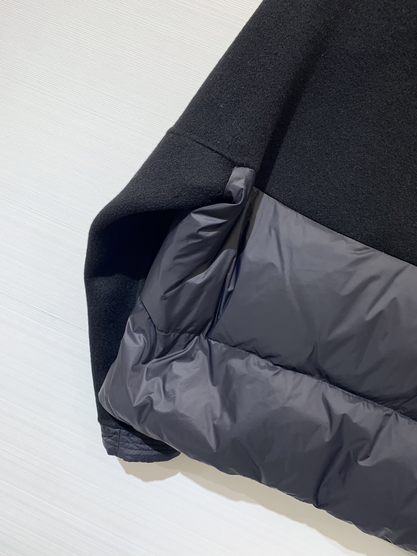 JILSANDER 25秋冬新款 氛围感日系质感穿搭🖤羽绒拼接羊毛呢外套 让原本厚重的双面呢外套一下子有