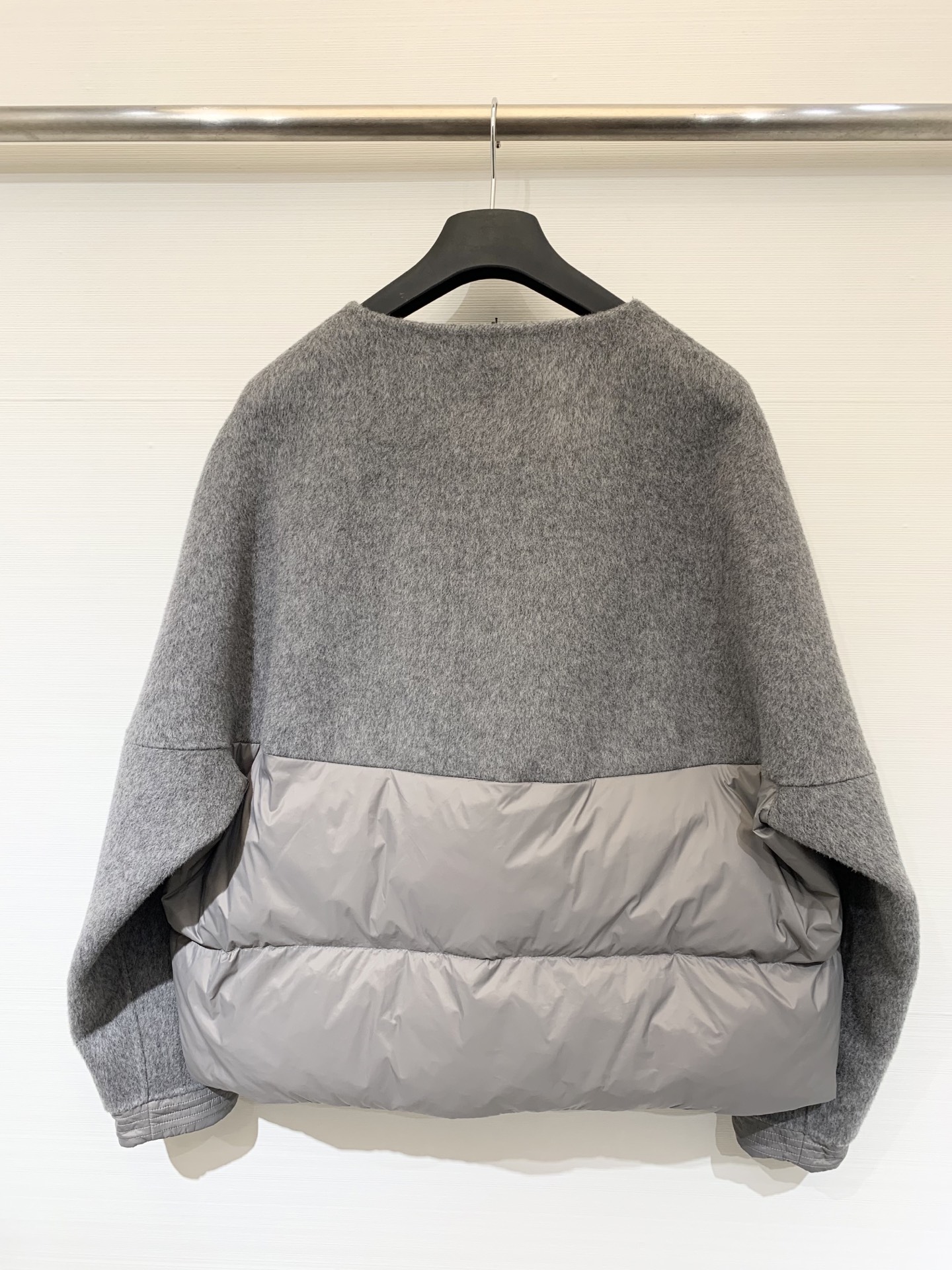 JILSANDER 25秋冬新款 氛围感日系质感穿搭🖤羽绒拼接羊毛呢外套 让原本厚重的双面呢外套一下子有
