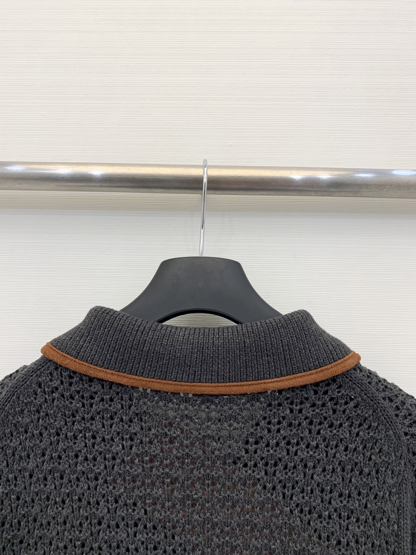 𝐌𝐢𝐮𝐦𝐢𝐮 𝟐𝟓秋冬新款 镂空拉链针织外套开衫款 Logo图案修饰点缀 上身高级氛围感🈵️🈵️ 2色s