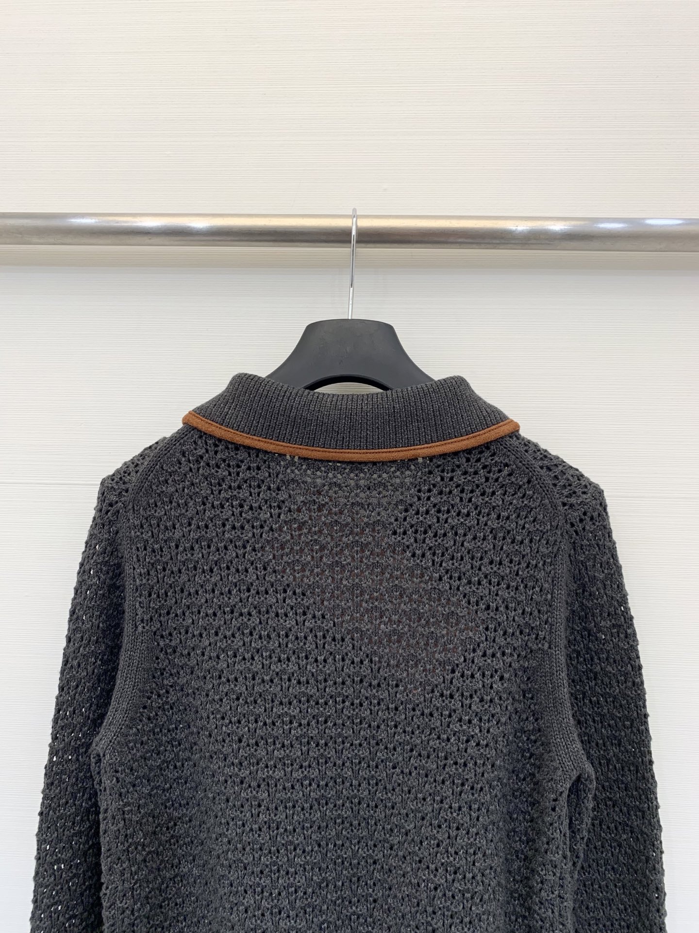 𝐌𝐢𝐮𝐦𝐢𝐮 𝟐𝟓秋冬新款 镂空拉链针织外套开衫款 Logo图案修饰点缀 上身高级氛围感🈵️🈵️ 2色s