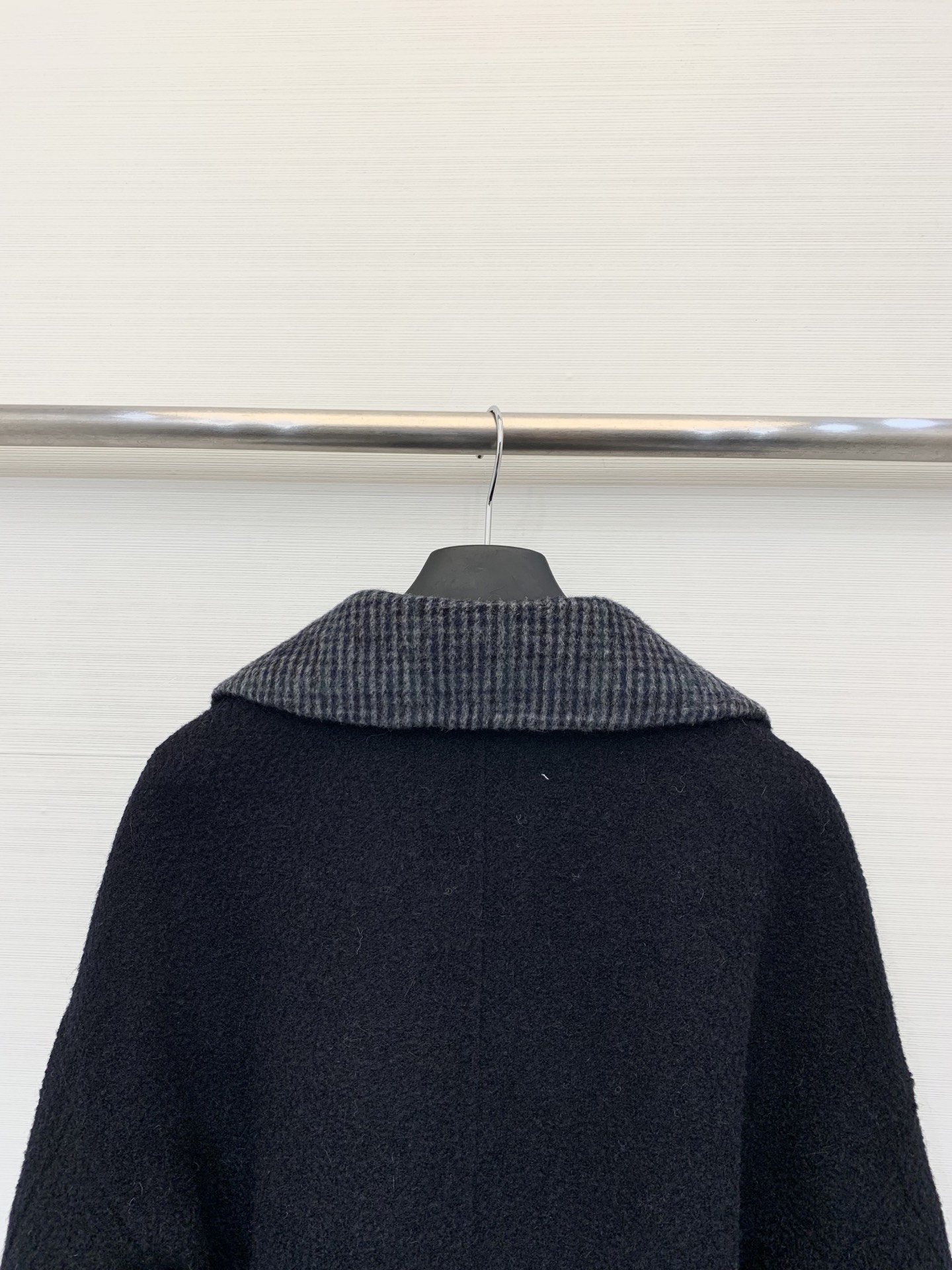 Sacai 25秋冬新款 假两件拼接拉链双面羊毛外套 定制颗粒感羊毛面料 内里拼接格纹假两件设计 两粒扣