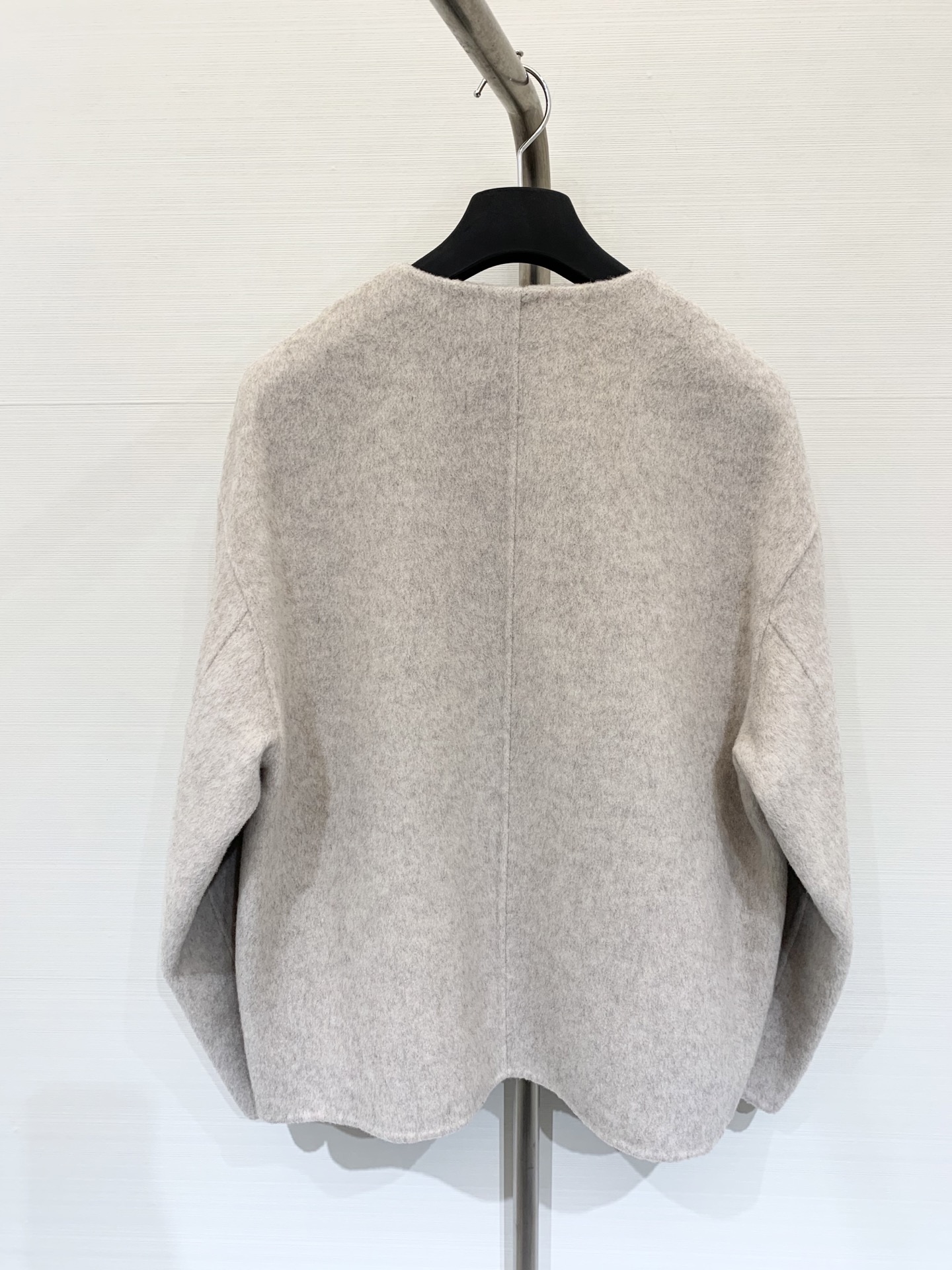 MM6 25秋冬新款 牛仔马甲拼假两件双面羊毛外套 非常独特的牛仔拼接设计 看似马甲搭配外套 实则假两件