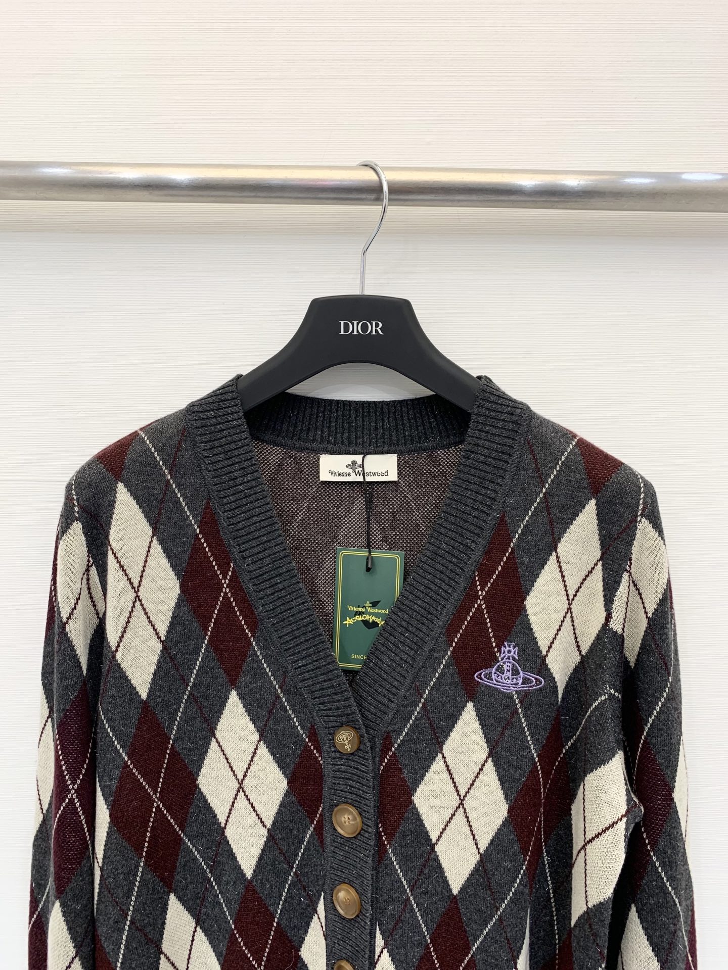 𝐕𝐢𝐯𝐢𝐞𝐧𝐧𝐞 𝐖𝐞𝐬𝐭𝐰𝐨𝐨𝐝🪐 25秋冬新款菱格中古色系针织开衫 100%羊毛 两色sml