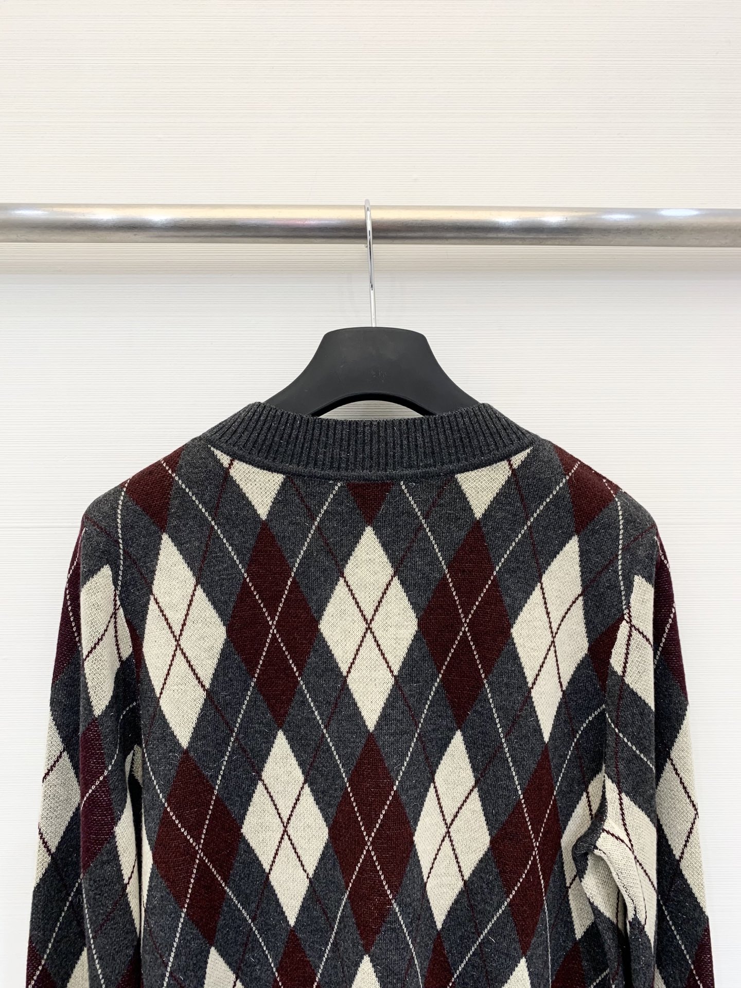 𝐕𝐢𝐯𝐢𝐞𝐧𝐧𝐞 𝐖𝐞𝐬𝐭𝐰𝐨𝐨𝐝🪐 25秋冬新款菱格中古色系针织开衫 100%羊毛 两色sml