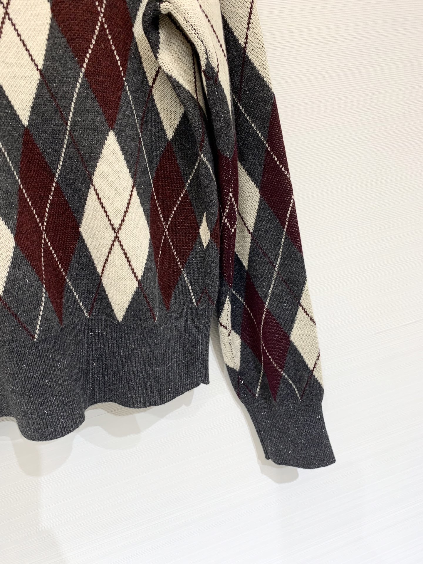 𝐕𝐢𝐯𝐢𝐞𝐧𝐧𝐞 𝐖𝐞𝐬𝐭𝐰𝐨𝐨𝐝🪐 25秋冬新款菱格中古色系针织开衫 100%羊毛 两色sml