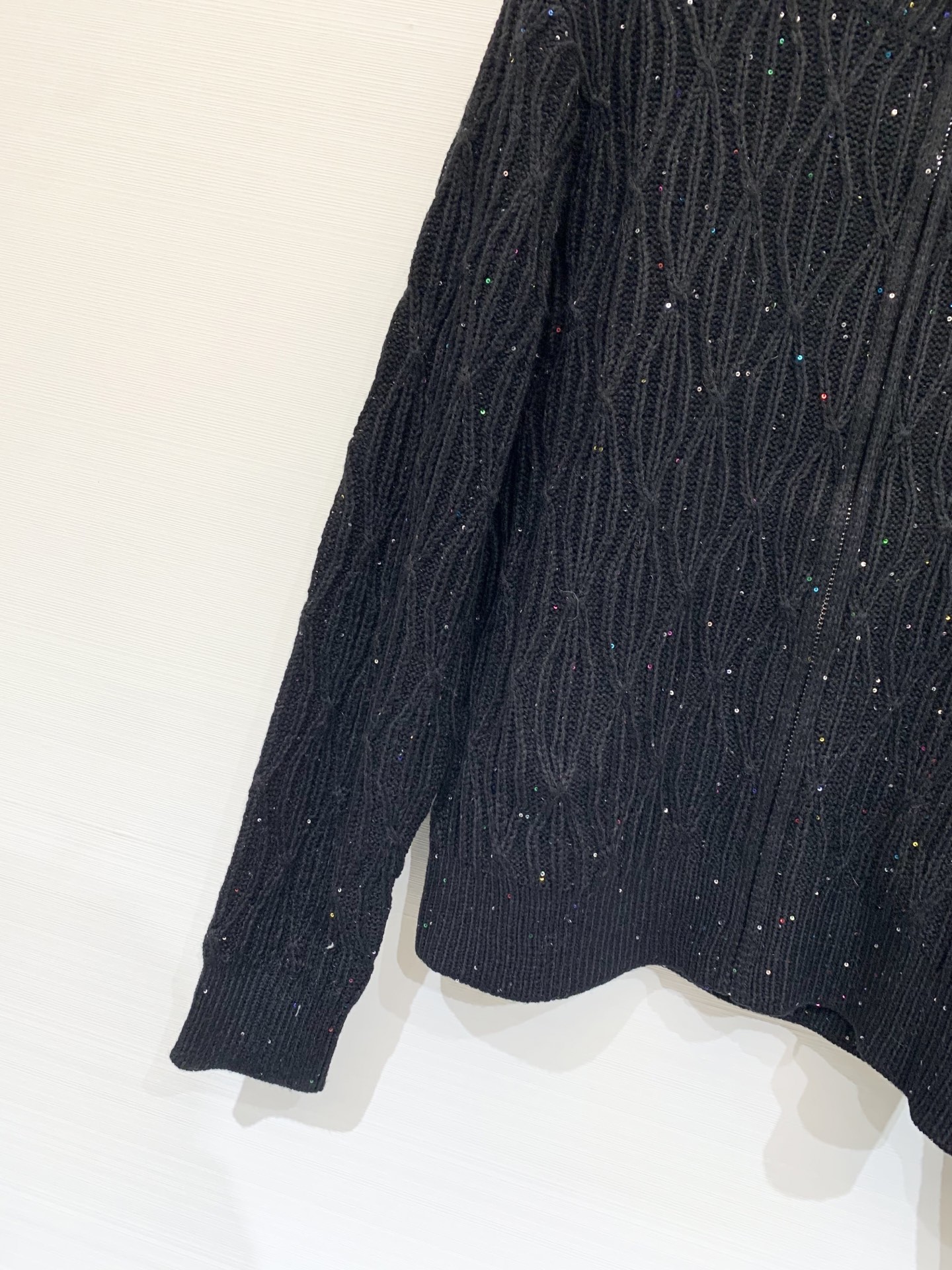 𝐂𝐞𝐥𝐢𝐧𝐞 𝟐𝟓秋冬新款 珠片拉链凯旋门Logo针织外套 LOGO修饰点缀 上身高级氛围感🈵️🈵️ 两