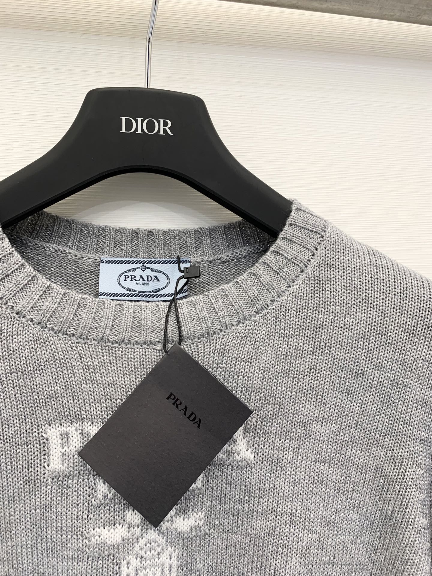 Prada 25秋冬新款 圆领提花LOGO针织长袖 100%羊毛 两色sml