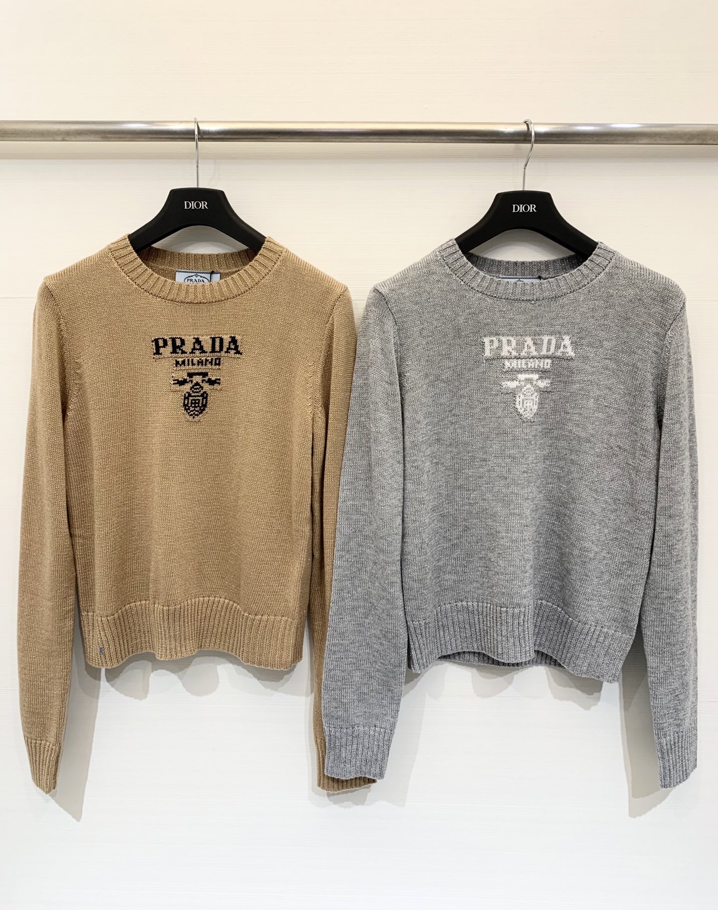 Prada 25秋冬新款 圆领提花LOGO针织长袖 100%羊毛 两色sml