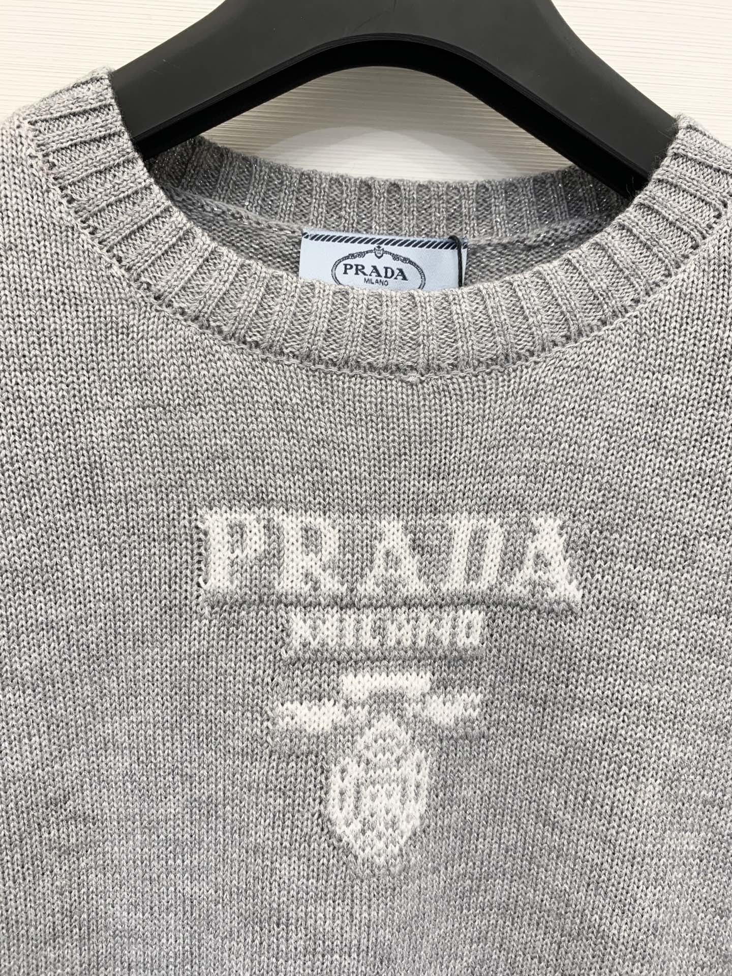 Prada 25秋冬新款 圆领提花LOGO针织长袖 100%羊毛 两色sml