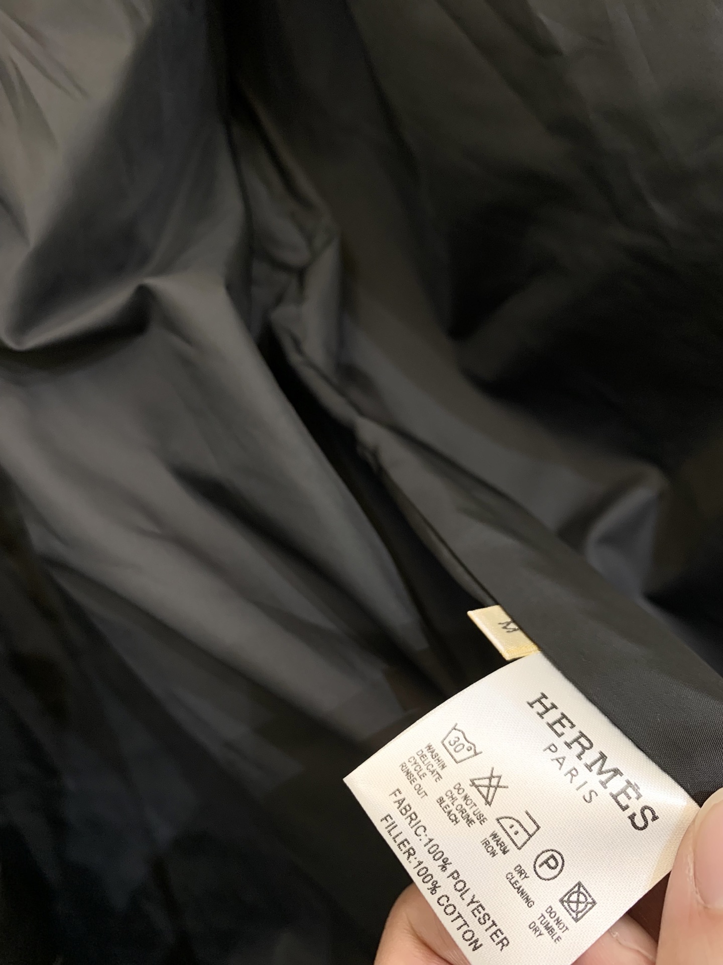 Hermes 25秋冬新款 菱格棉服 经典格纹珩线工艺 时尚又显瘦 改良立领设计 增加了松弛感 搭配腰带