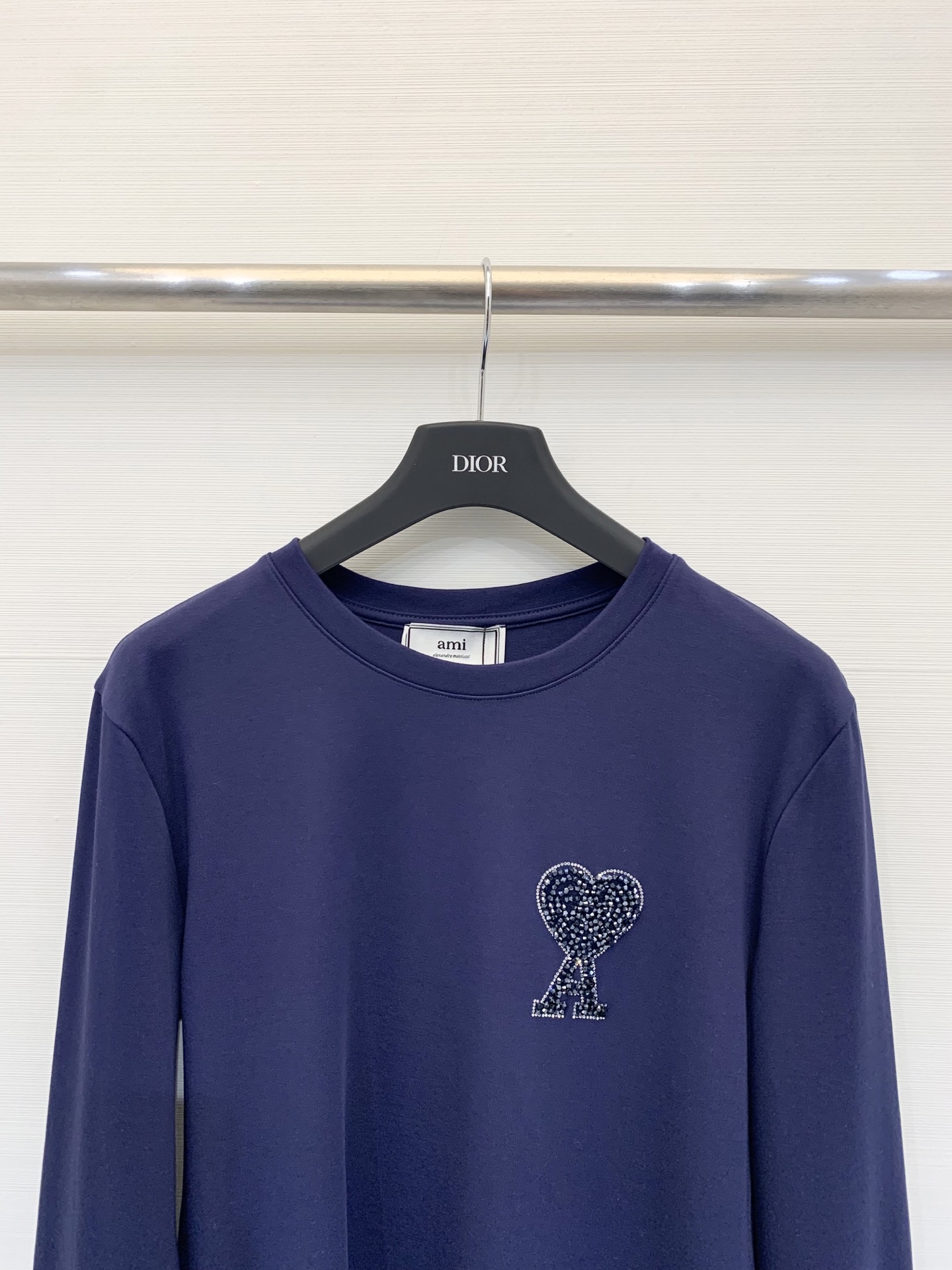 Ami 25秋冬新款 爱心💙钉钻LOGO圆领长袖T恤 重工款高级满满 码数sml