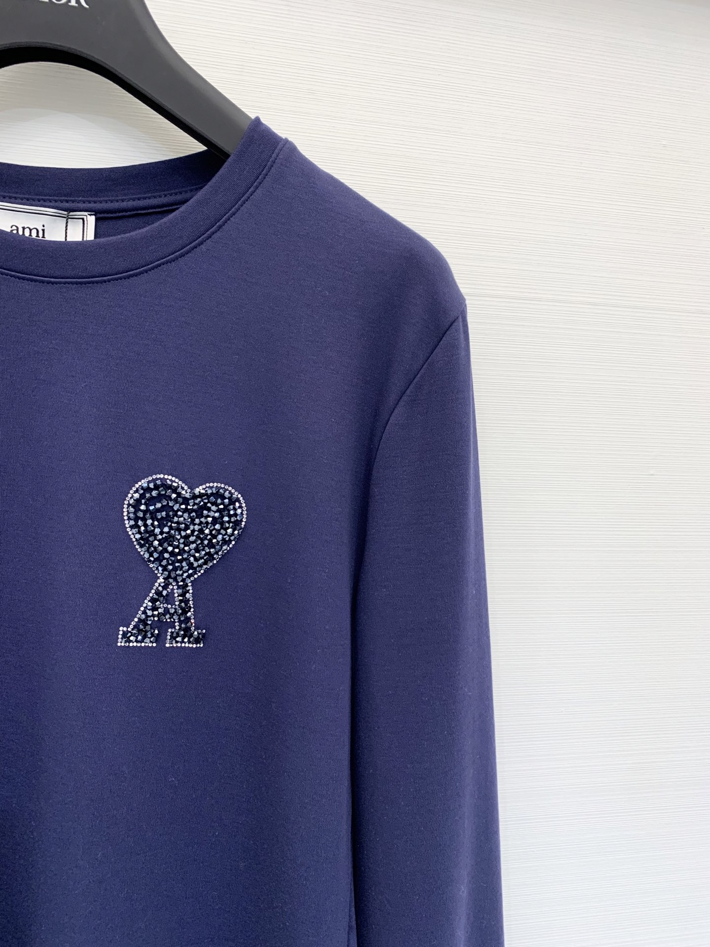 Ami 25秋冬新款 爱心💙钉钻LOGO圆领长袖T恤 重工款高级满满 码数sml