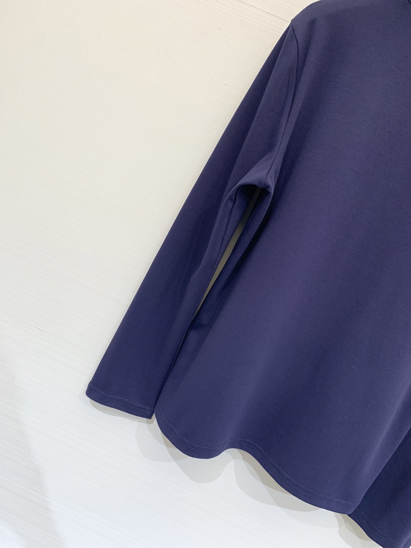 Ami 25秋冬新款 爱心💙钉钻LOGO圆领长袖T恤 重工款高级满满 码数sml