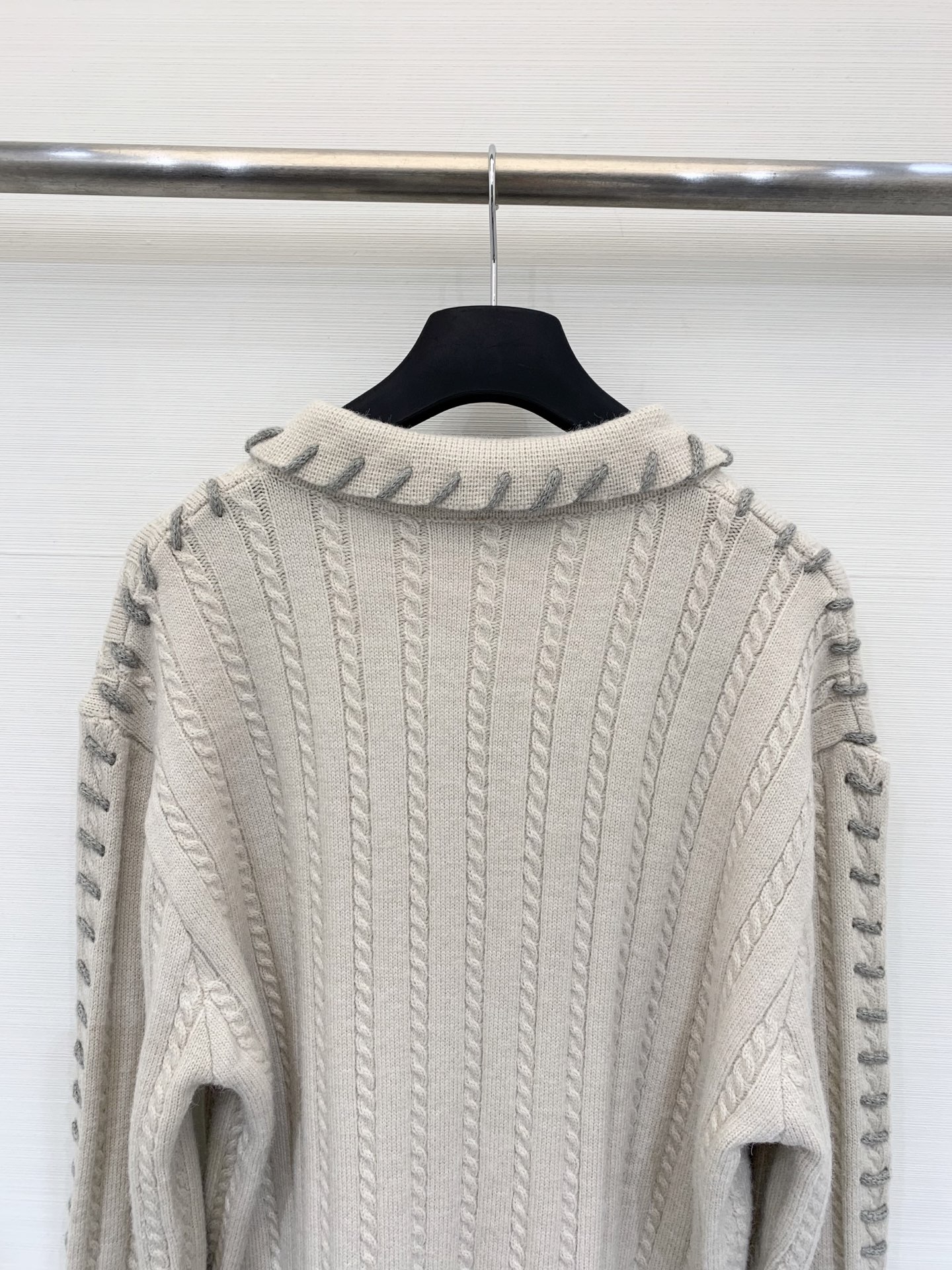 Marni 25秋冬新款 明线缝制毛织开衫外套 撞色明线设计 宽松版型显瘦减龄 非常有特点 两色均码