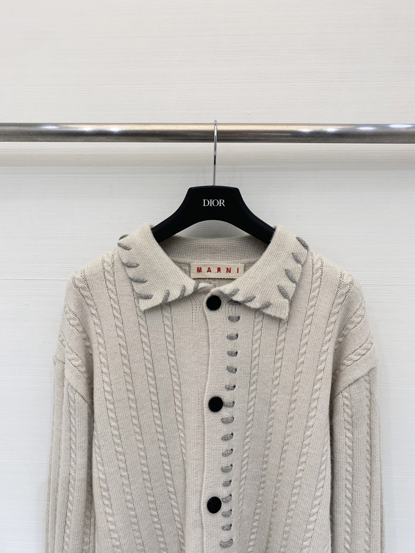 Marni 25秋冬新款 明线缝制毛织开衫外套 撞色明线设计 宽松版型显瘦减龄 非常有特点 两色均码