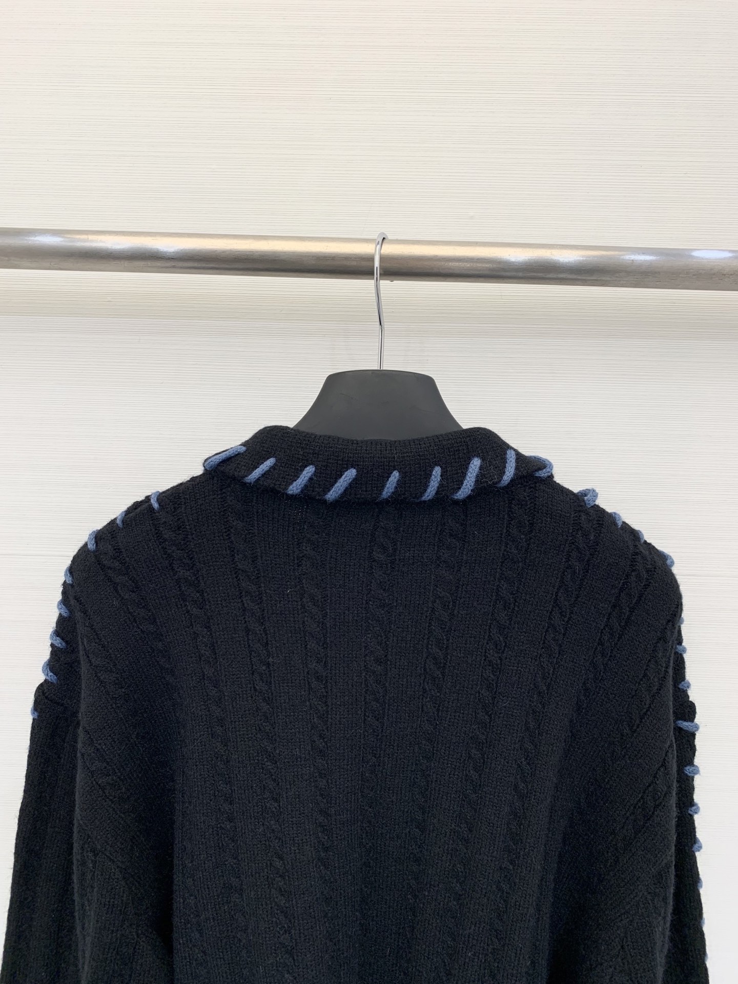 Marni 25秋冬新款 明线缝制毛织开衫外套 撞色明线设计 宽松版型显瘦减龄 非常有特点 两色均码