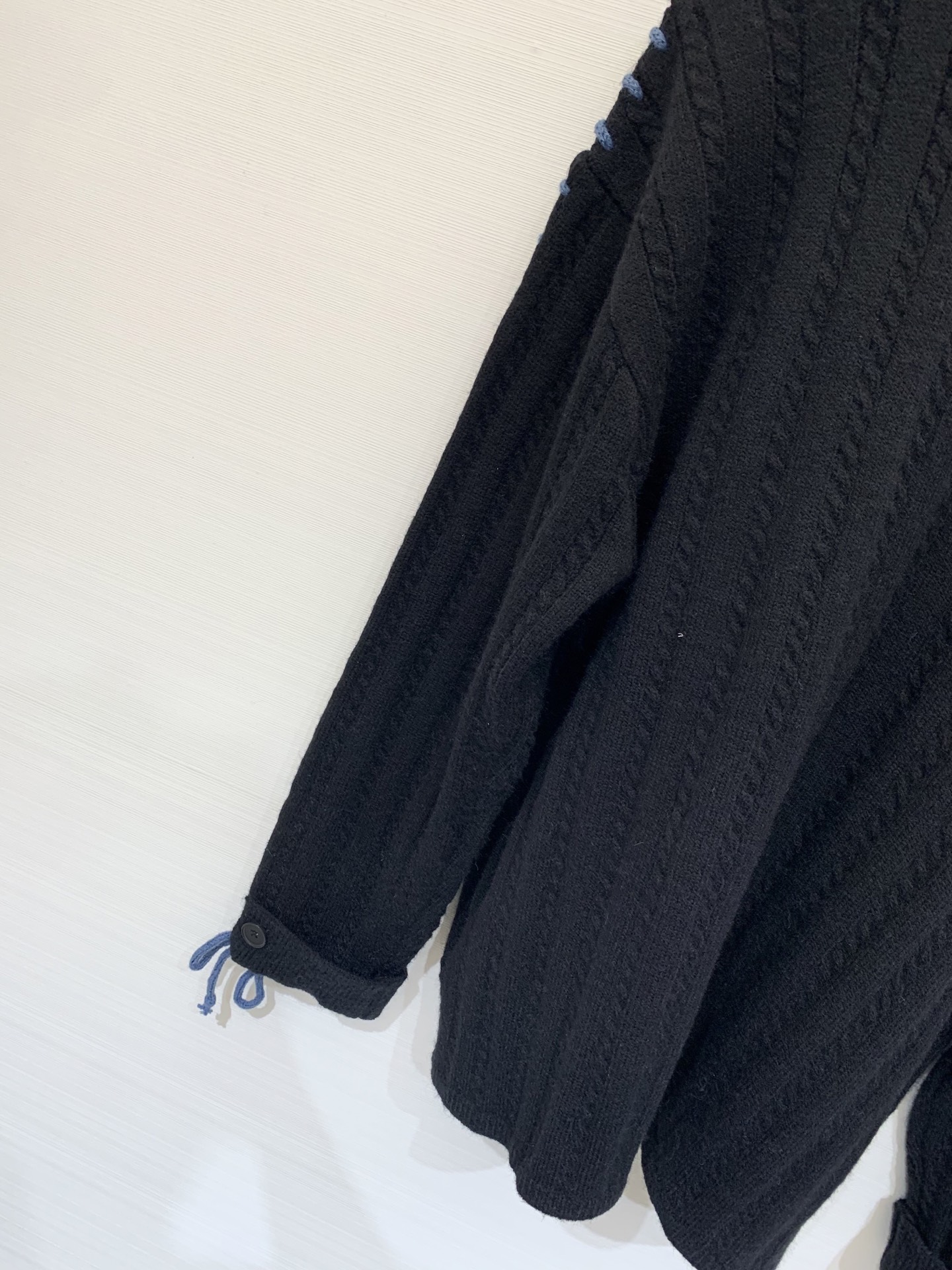 Marni 25秋冬新款 明线缝制毛织开衫外套 撞色明线设计 宽松版型显瘦减龄 非常有特点 两色均码