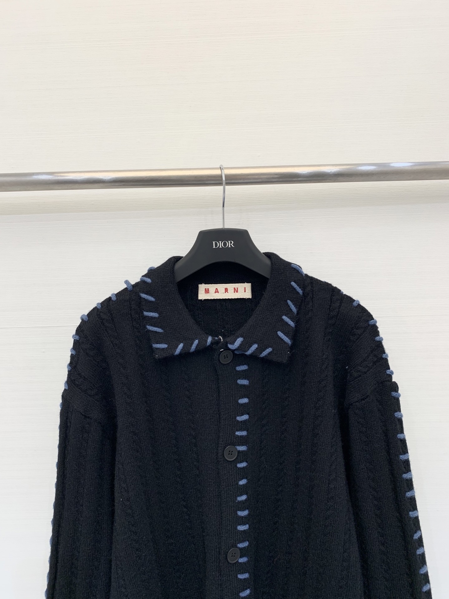 Marni 25秋冬新款 明线缝制毛织开衫外套 撞色明线设计 宽松版型显瘦减龄 非常有特点 两色均码