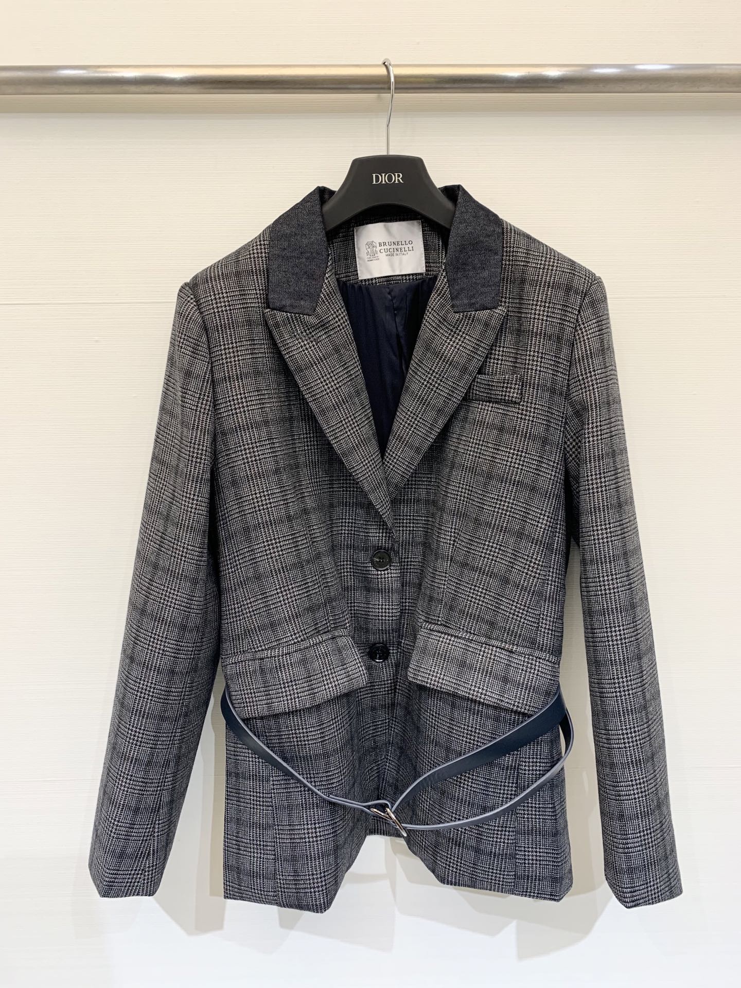 NO:505416,BC 25FW autumn and winter new style plaid contrast collar suit jacket This is definitely a treasure, a sense of luxury that you cannot refuse, an important occasion, without losing style, is definitely a must-have item to improve temperament, whoever wears it looks good, customized fabrics, must-enter suit control, SML, Jackets & coats, alexander wang19860909BC 25FW秋冬新款 格纹撞色领西服外套 这件绝对是宝藏 让你无法拒绝的高级感 出入重要场合 不失格调 绝对是提高气质的必备单品 谁穿谁好看 定制面料 西服控必入 码数SML,,jackets & coats,alexander wang,Women's clothing