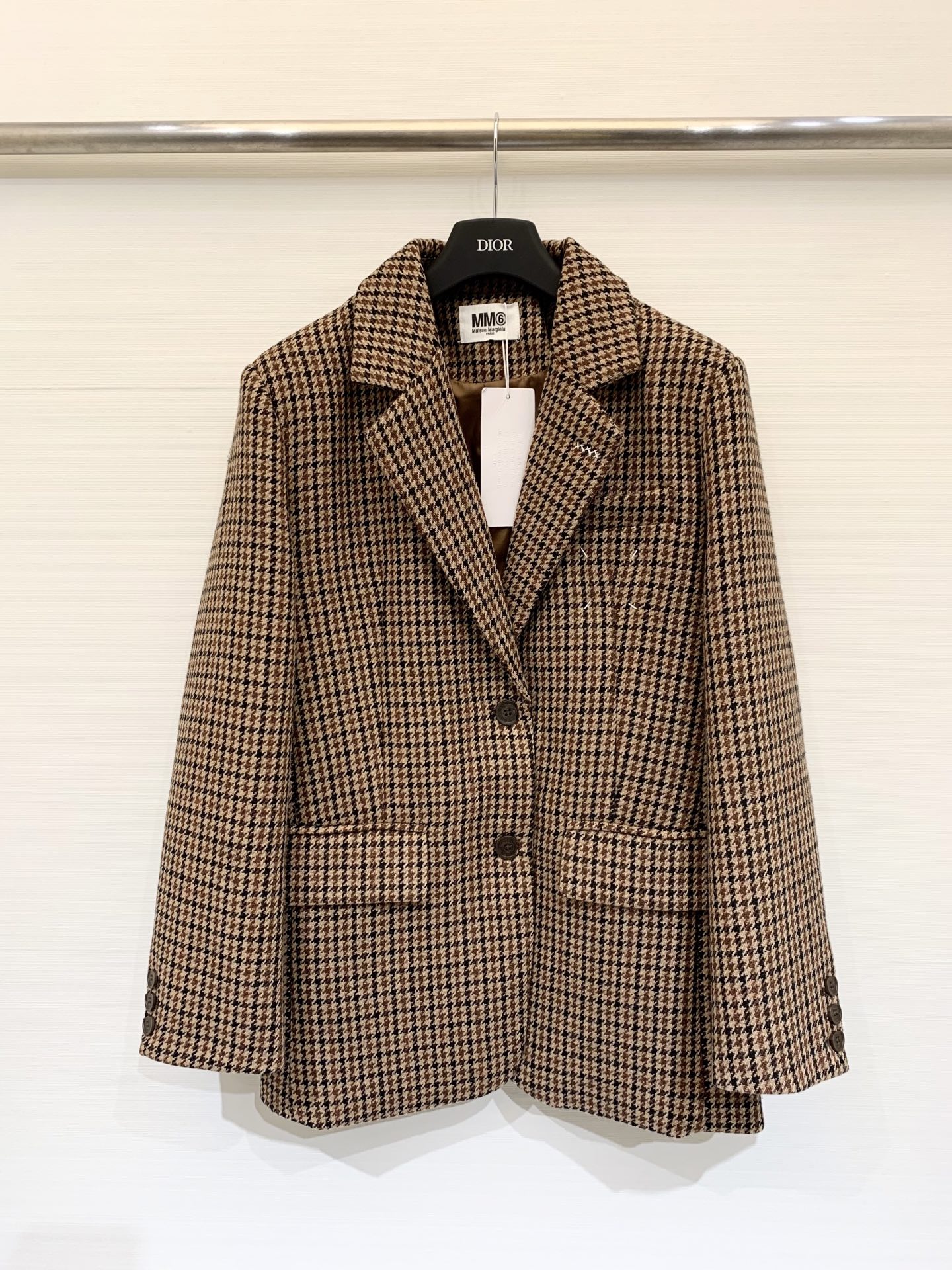 NO:505413,MM6 25 autumn and winter new style, four-point stitched wool suit jacket, lining design, pockets with classic LOGO, minimalist and high-end two-color sml,,masion margiela,jackets & coats,alexander wang19860909MM6 25秋冬新款 四点缝线羊毛西服外套 里衬设计 口袋采用经典LOGO 极简高级 两色sml,,masion margiela,jackets & coats,alexander wang,Women's clothing