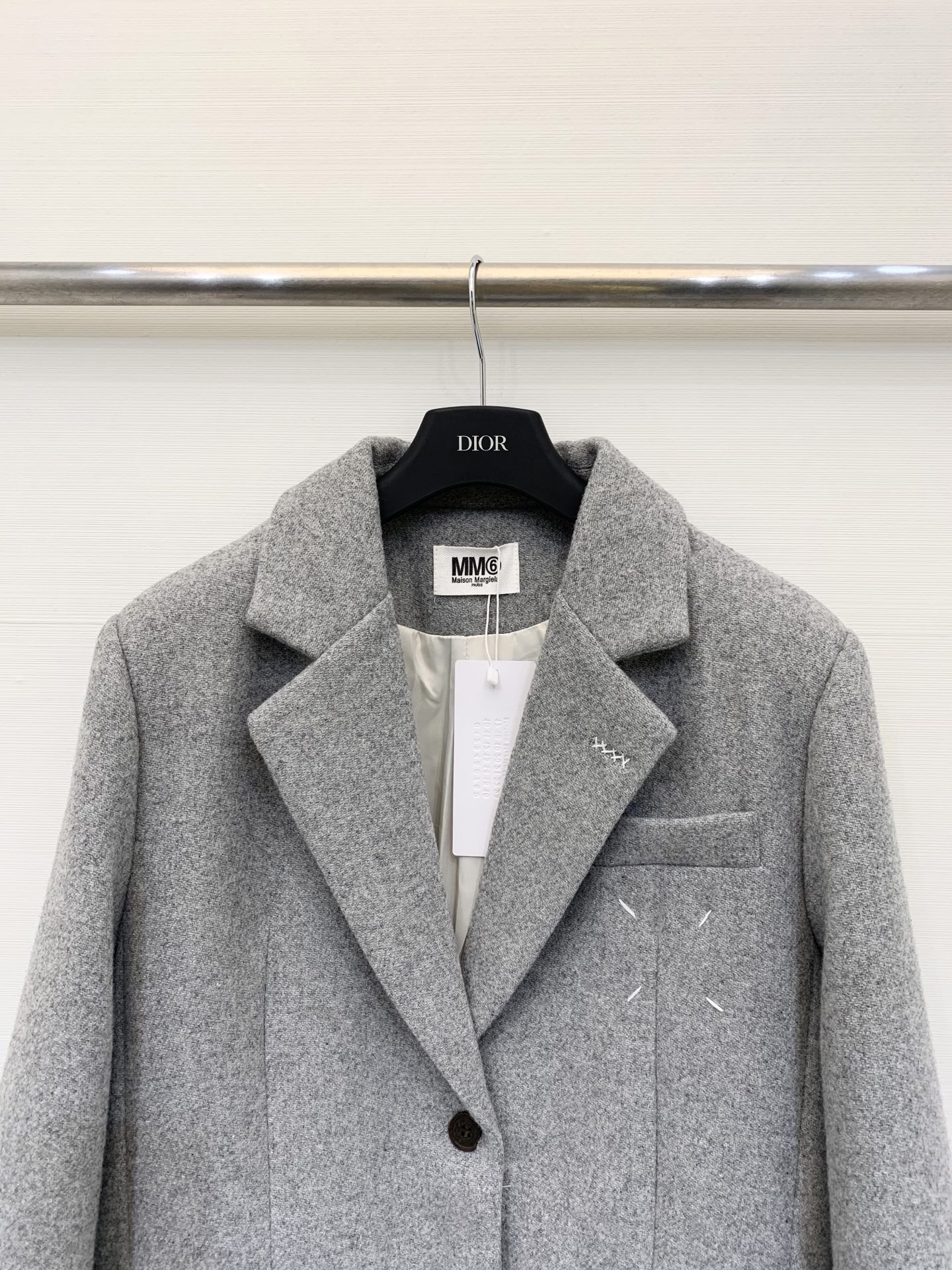 MM6 25秋冬新款 四点缝线羊毛西服外套 里衬设计 口袋采用经典LOGO 极简高级 两色sml