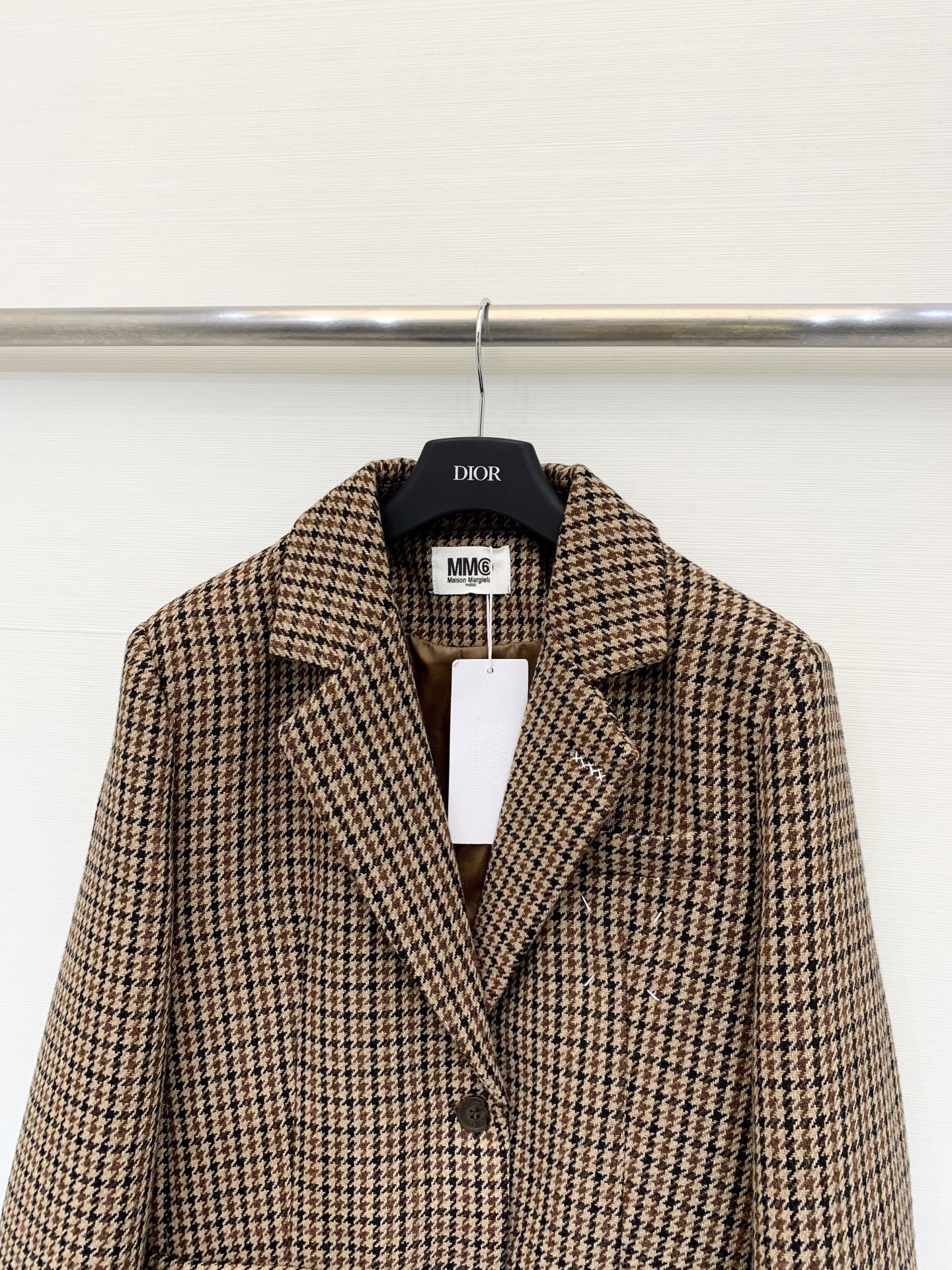 MM6 25秋冬新款 四点缝线羊毛西服外套 里衬设计 口袋采用经典LOGO 极简高级 两色sml