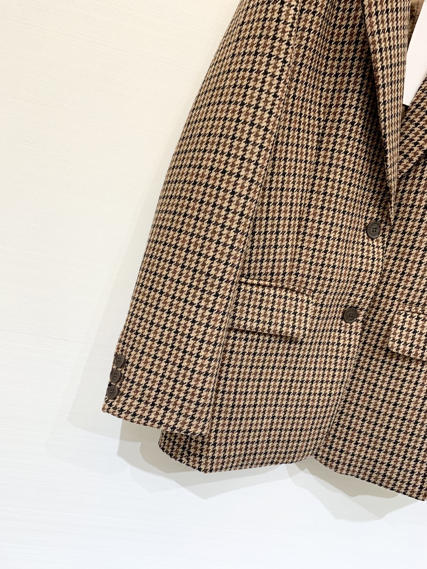 MM6 25秋冬新款 四点缝线羊毛西服外套 里衬设计 口袋采用经典LOGO 极简高级 两色sml