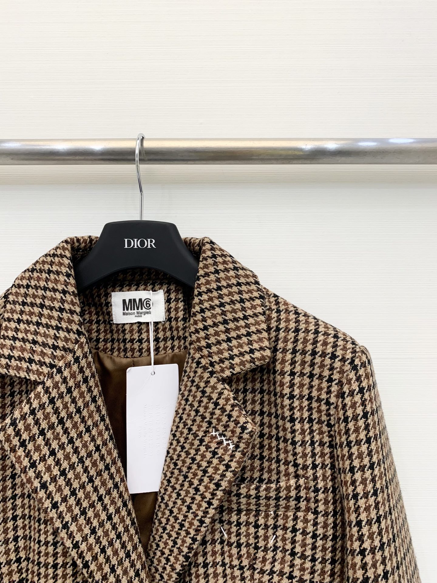 MM6 25秋冬新款 四点缝线羊毛西服外套 里衬设计 口袋采用经典LOGO 极简高级 两色sml