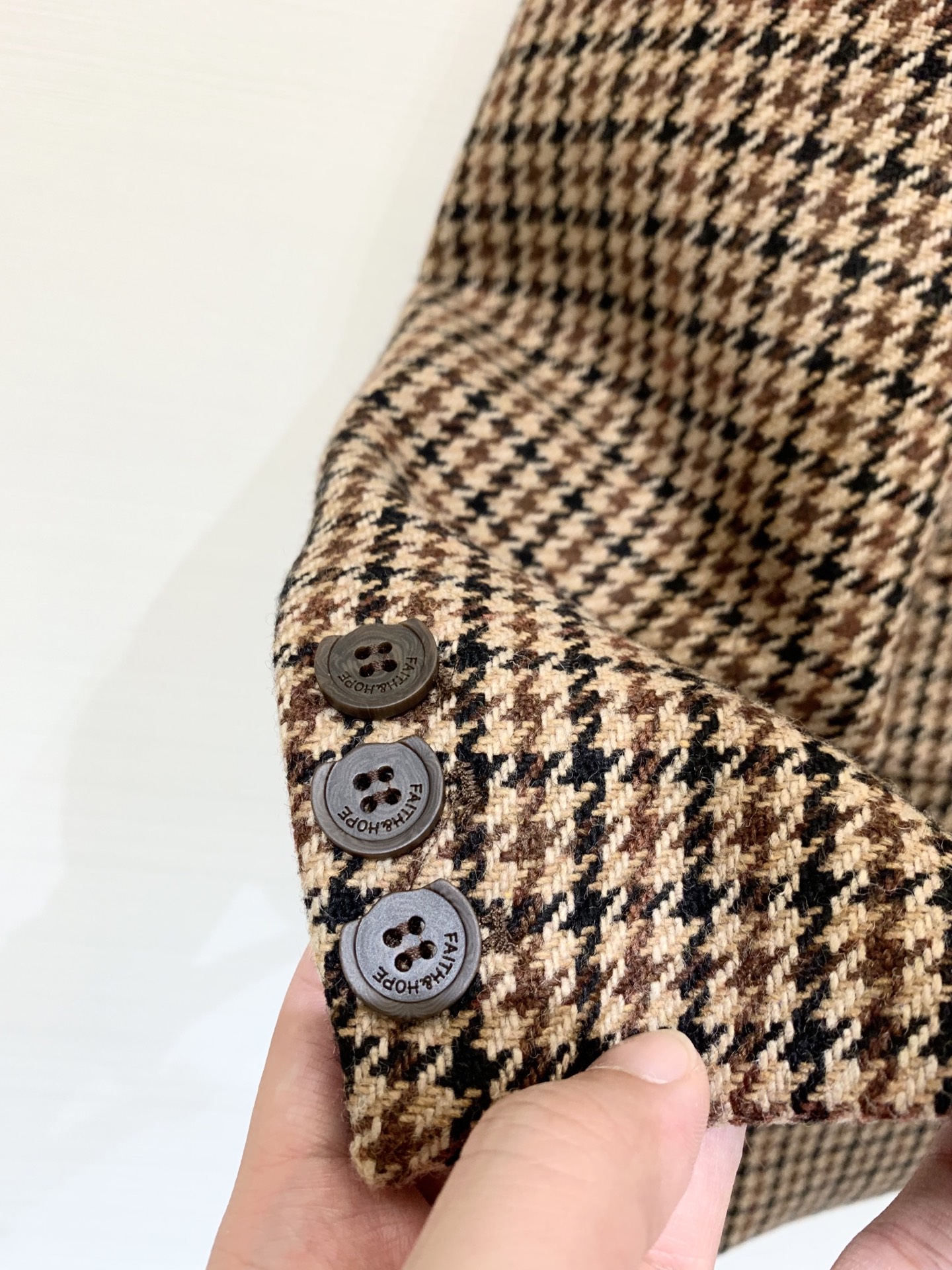 MM6 25秋冬新款 四点缝线羊毛西服外套 里衬设计 口袋采用经典LOGO 极简高级 两色sml