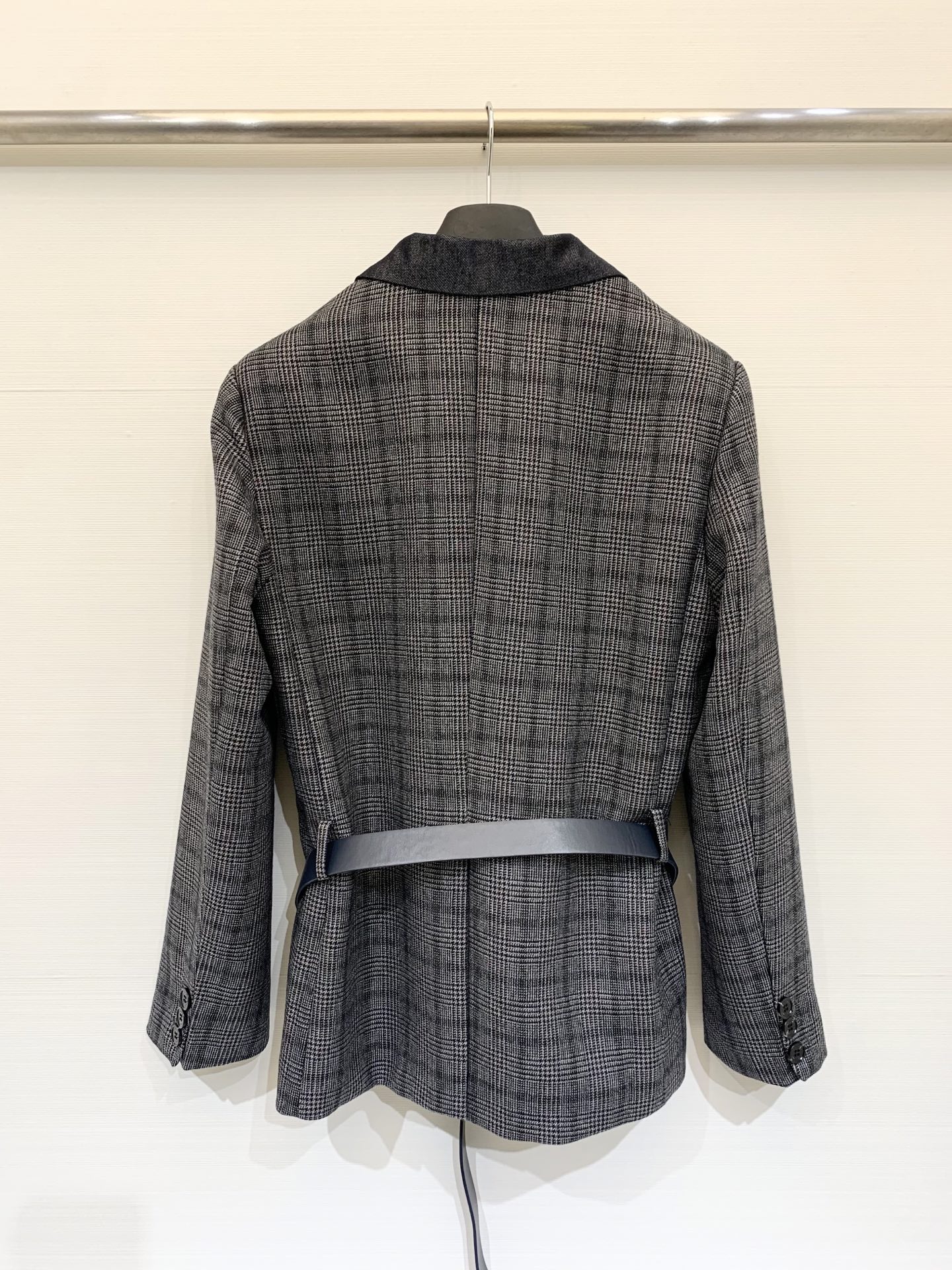 BC 25FW秋冬新款 格纹撞色领西服外套 这件绝对是宝藏 让你无法拒绝的高级感 出入重要场合 不失格调