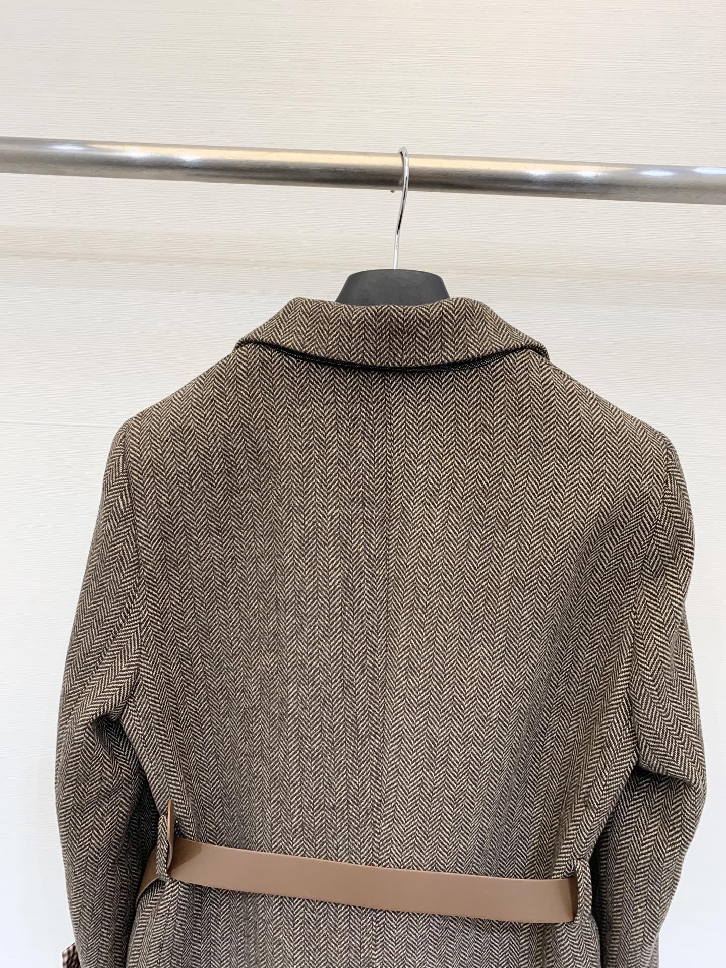 BC 2025FW秋冬新款 翻袖西羊毛西服外套 非常高级的进口质地 仔细看细节 颜色超正 上身非常飒爽 