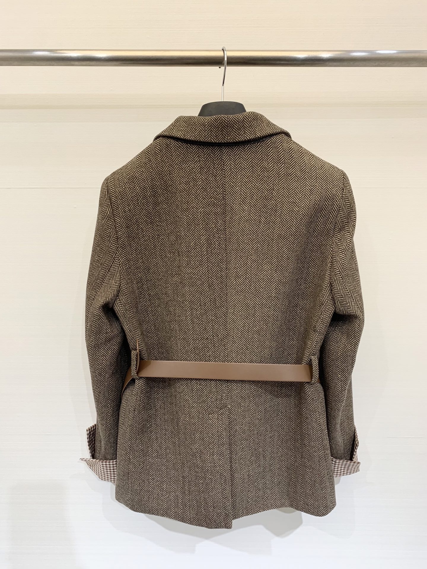 BC 2025FW秋冬新款 翻袖西羊毛西服外套 非常高级的进口质地 仔细看细节 颜色超正 上身非常飒爽 