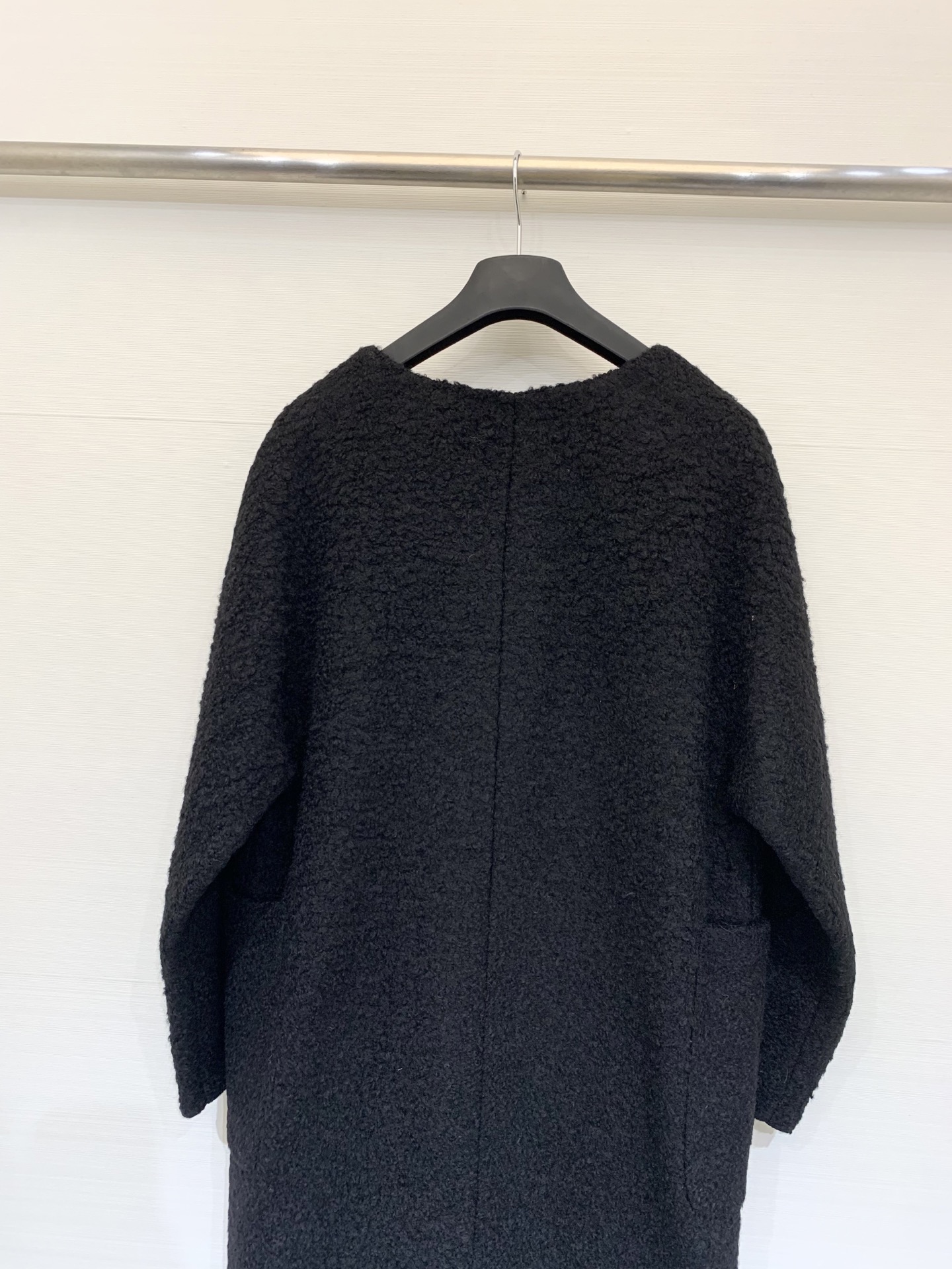 JILSANDER 经典大爆款 🆕秋冬爆款 羊角扣𝐕领羊毛大衣 里衬设计更加舒适 黑色系撞色设计非常百搭