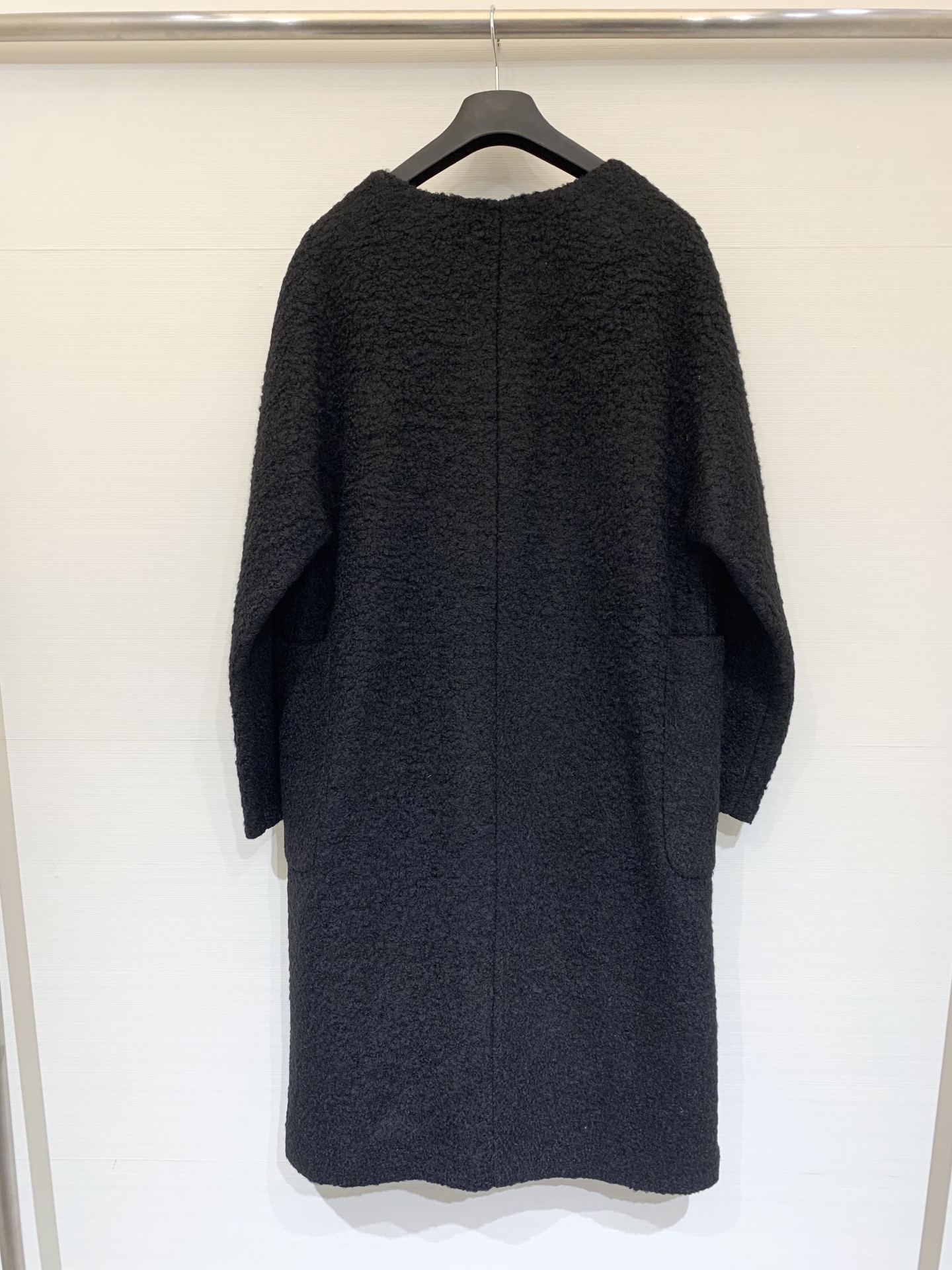 JILSANDER 经典大爆款 🆕秋冬爆款 羊角扣𝐕领羊毛大衣 里衬设计更加舒适 黑色系撞色设计非常百搭