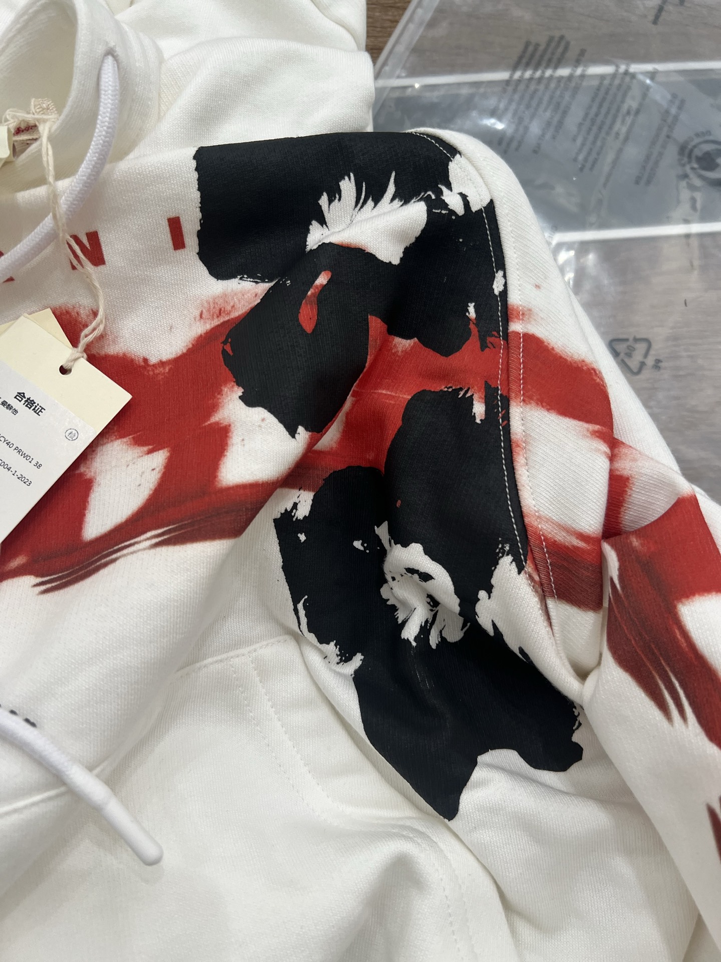 Marni 25秋冬新款 涂鸦印花连帽卫衣 100%纯棉卫衣布 25秋冬最新花型 采用了印染 喷染工艺相