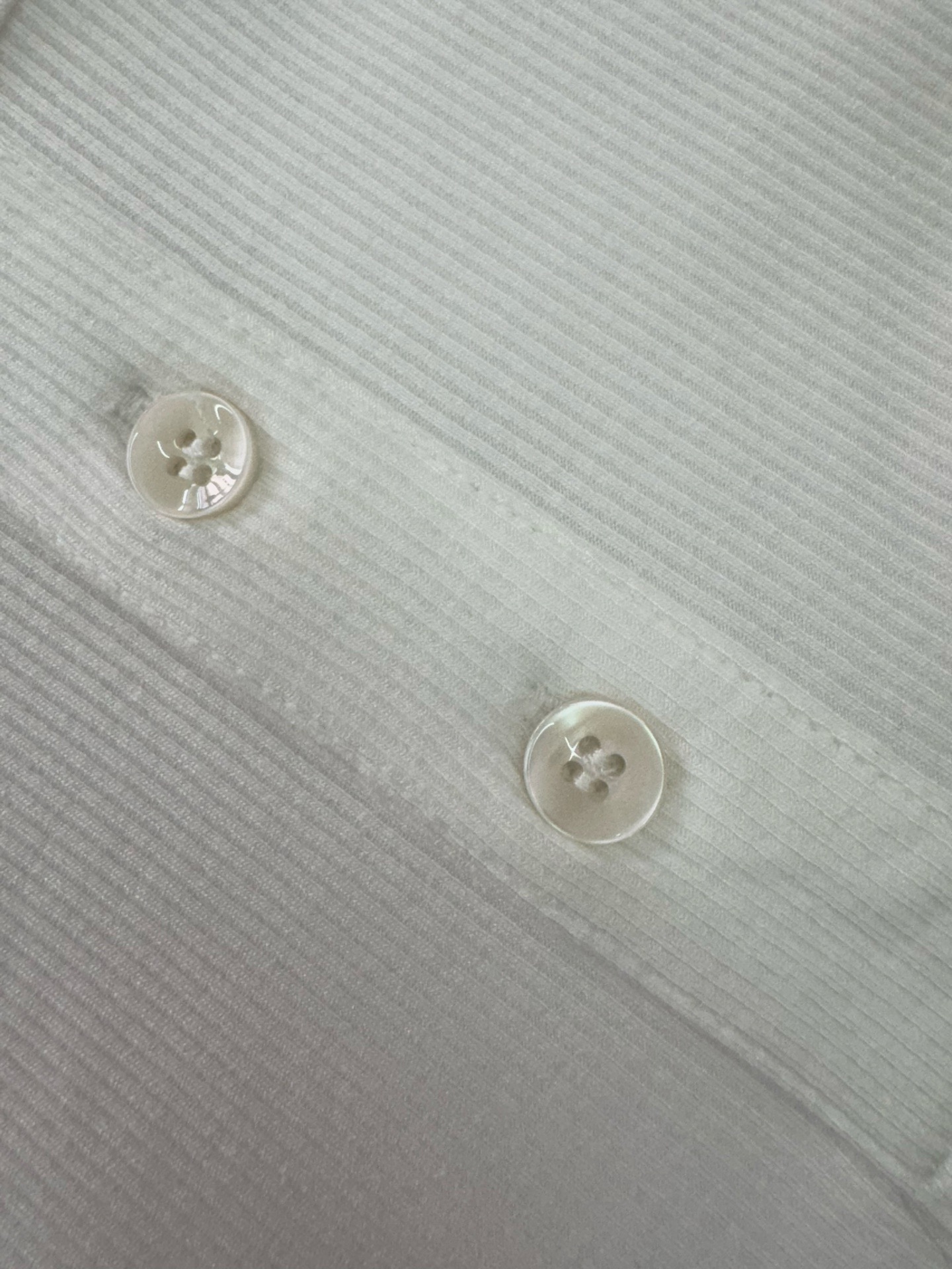 Celine 25秋冬新款 🆕爆款亨利长袖T恤 坑条细纹纯棉材质 舒适亲肤 两色SML